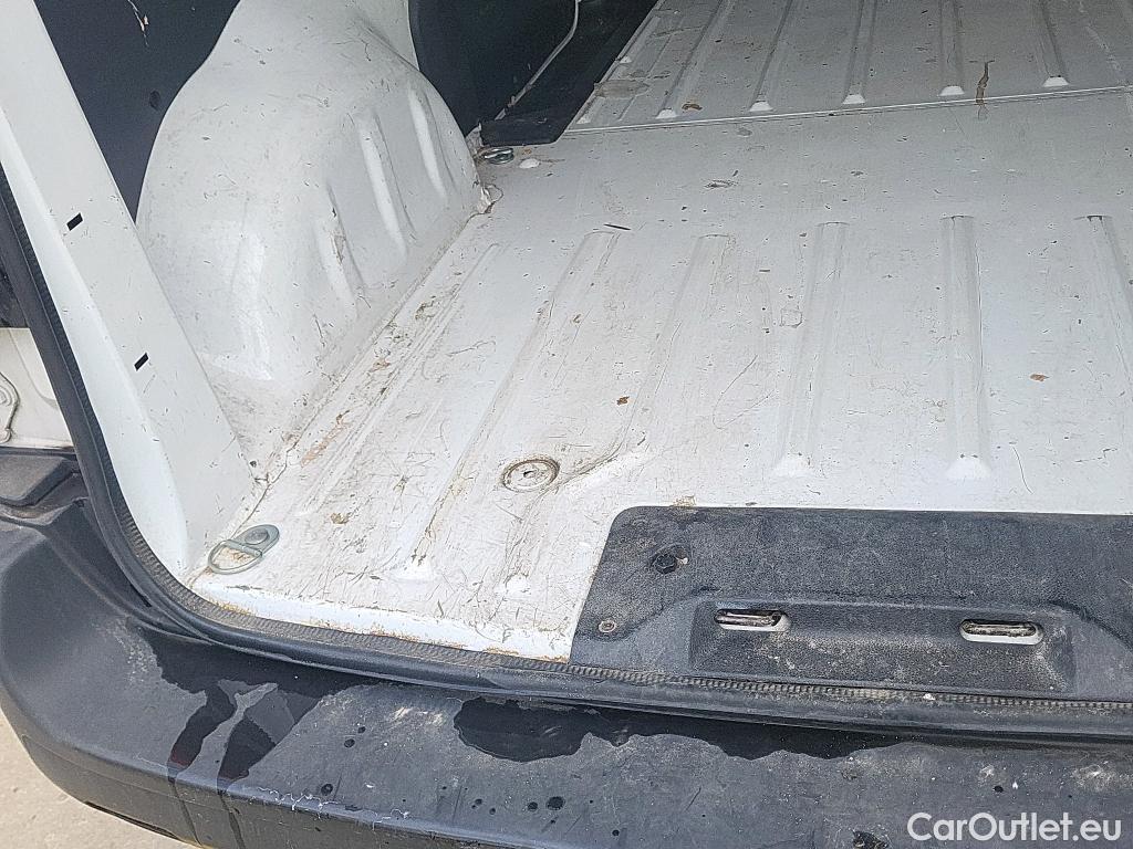  Peugeot  Expert PEUGEOT  / 2016 / 4P / furgón Furgón Pro 2.0 BlueHDi 120 S&S Standard (CX) #25