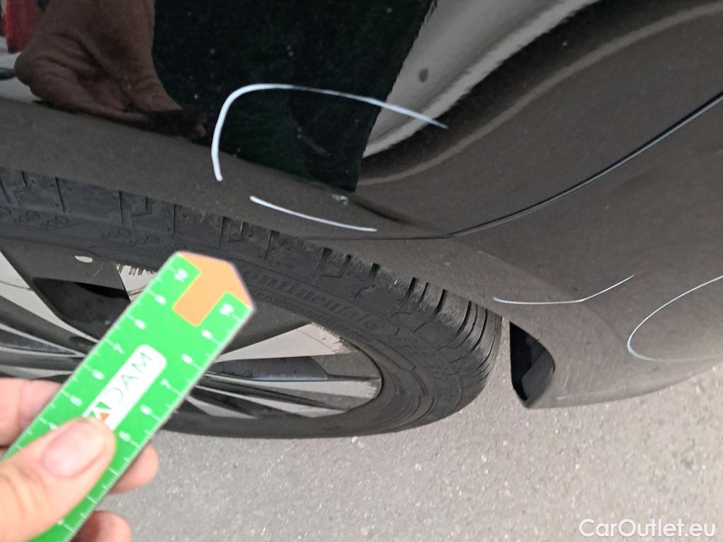  Mercedes  Vito MERCEDES-BENZ  / 2014 / 4P / combi 119CDI AT 140kW Tourer Select Extralarga #17