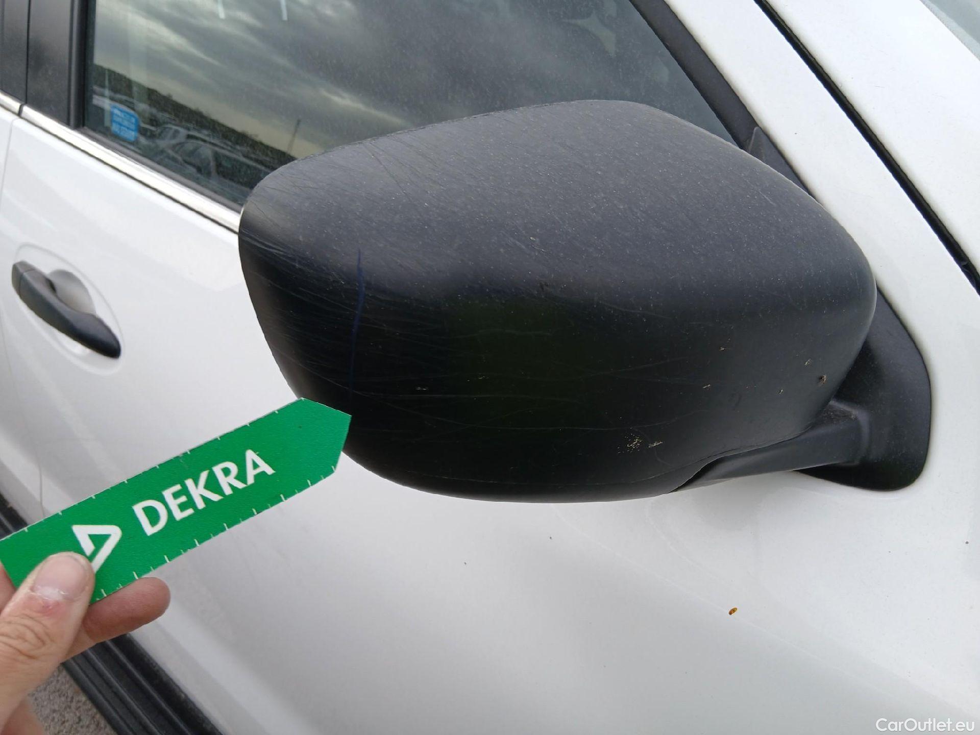  Nissan  Navara NISSAN  / 2015 / 4P / pickup Doble Cab. 2.3dCi 120kW(160CV) Acenta #41