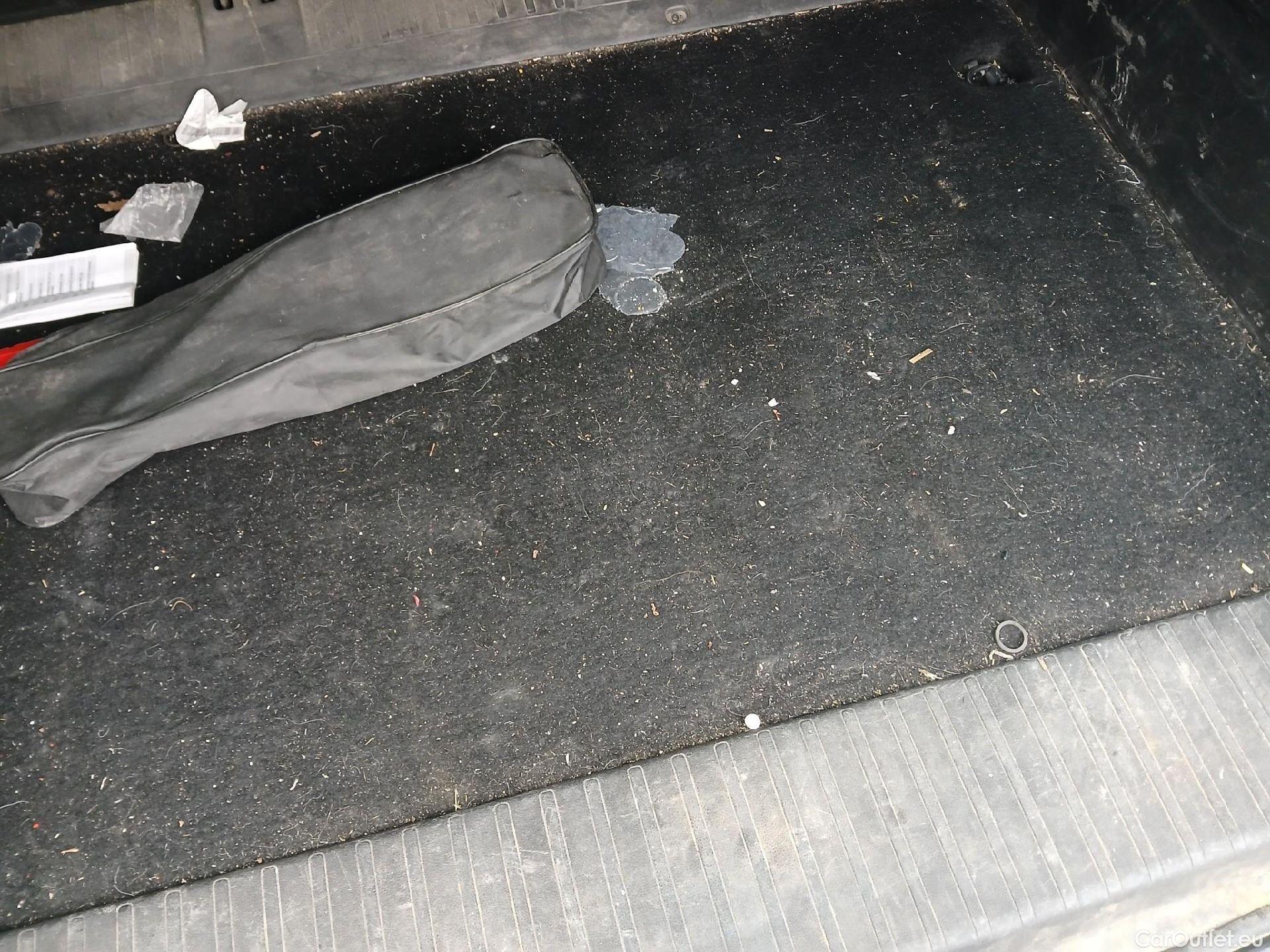  Citroen  Berlingo CITROEN  / 2018 / 5P / monovolumen compacto Talla M BlueHDi 100 S&S FEEL #45