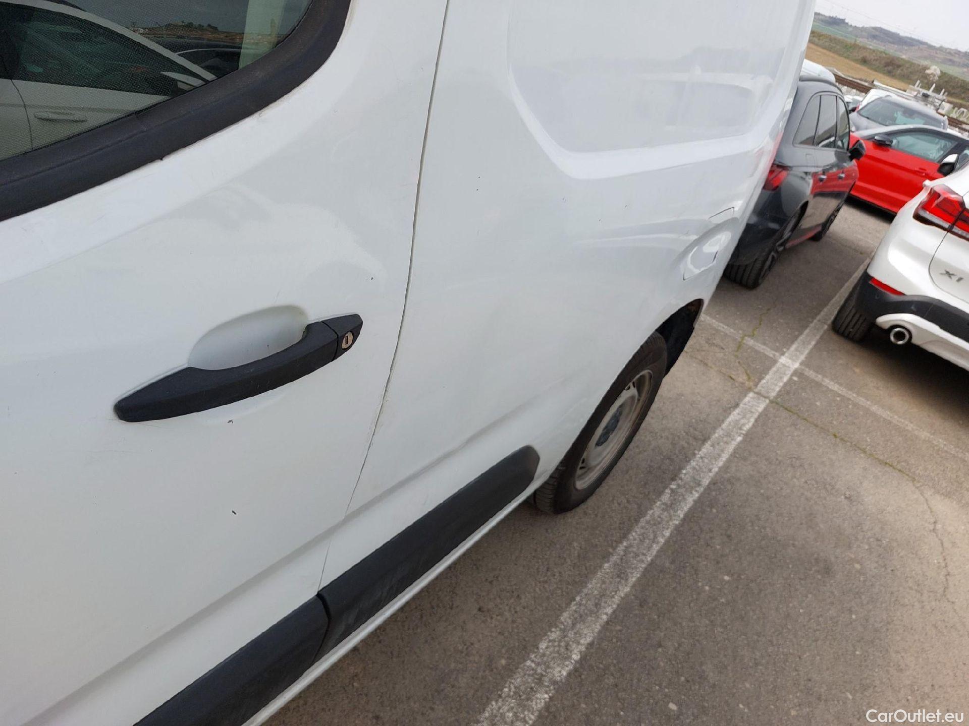  Peugeot  Partner PEUGEOT  / 2018 / 3P / furgón derivado de turismo Pro Standard 600kg BlueHDi 73kW (AC) #11