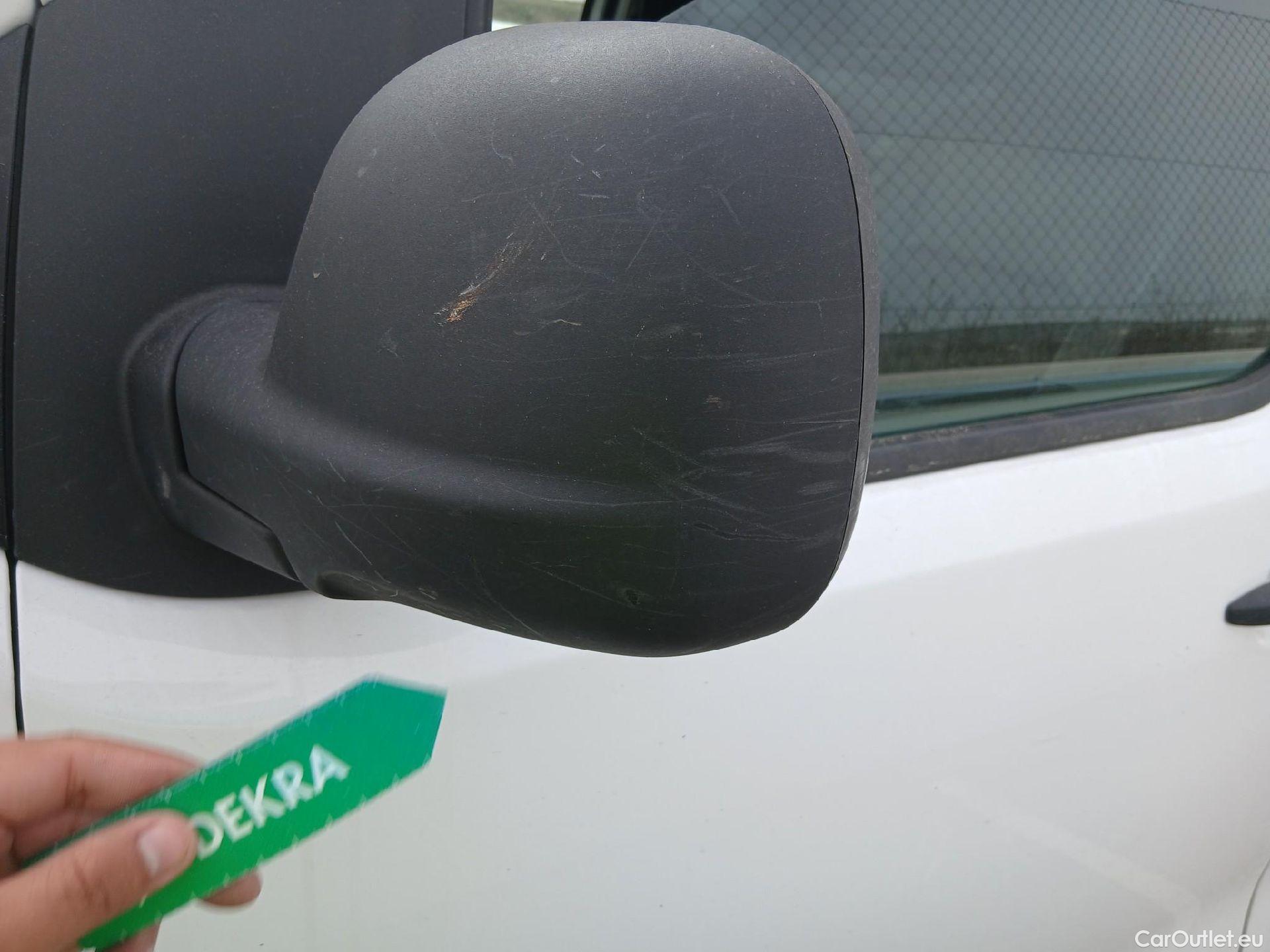  Opel  Vivaro OPEL  / 2019 / 4P / furgón 1.5 Diésel 74kW(100CV)M Std Exp #22