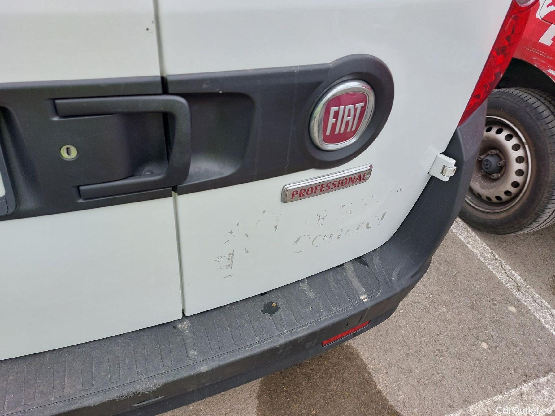  Fiat  Doblo FIAT Doblò Cargo/2015/4P/furgón derivado de turismo Cargo SX 1.6 Mjet 77kW (105CV) #16