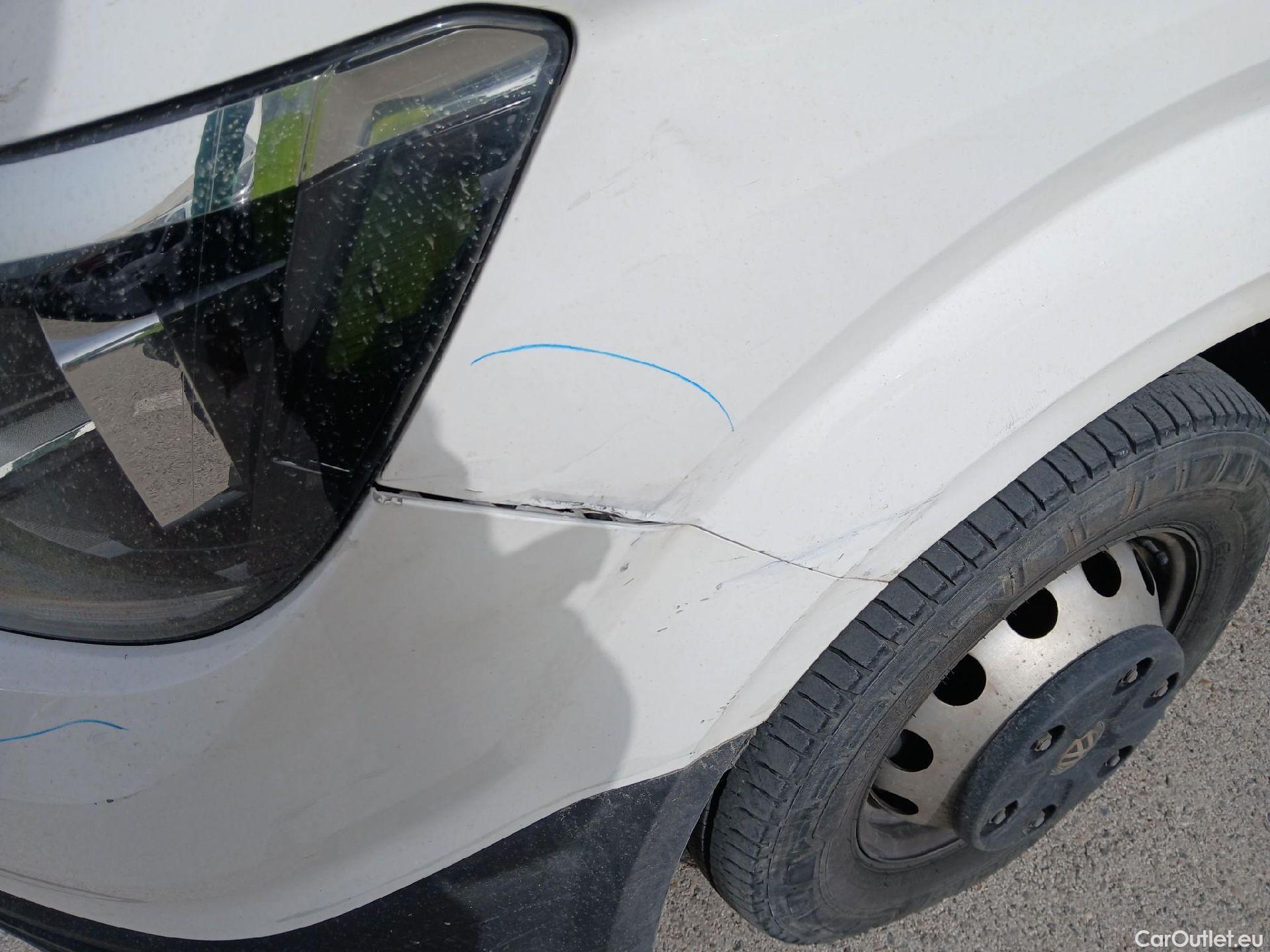  Volkswagen  Crafter VOLKSWAGEN  / 2017 / 2P / chasis cabina 35 Chasis CS RD L4 2.0 TDI 90kW RWD #9