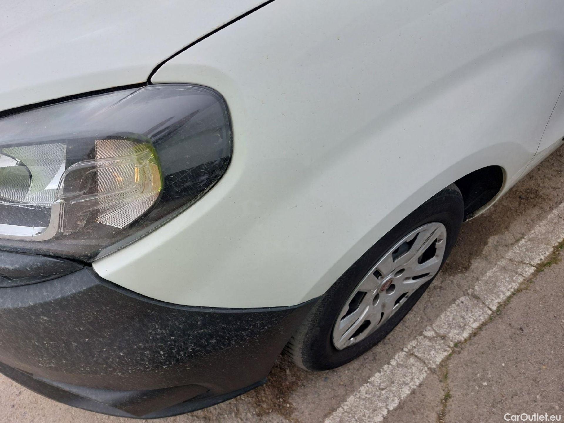  Fiat  Doblo FIAT Doblò Cargo/2015/4P/furgón derivado de turismo Cargo SX 1.6 Mjet 77kW (105CV) #8