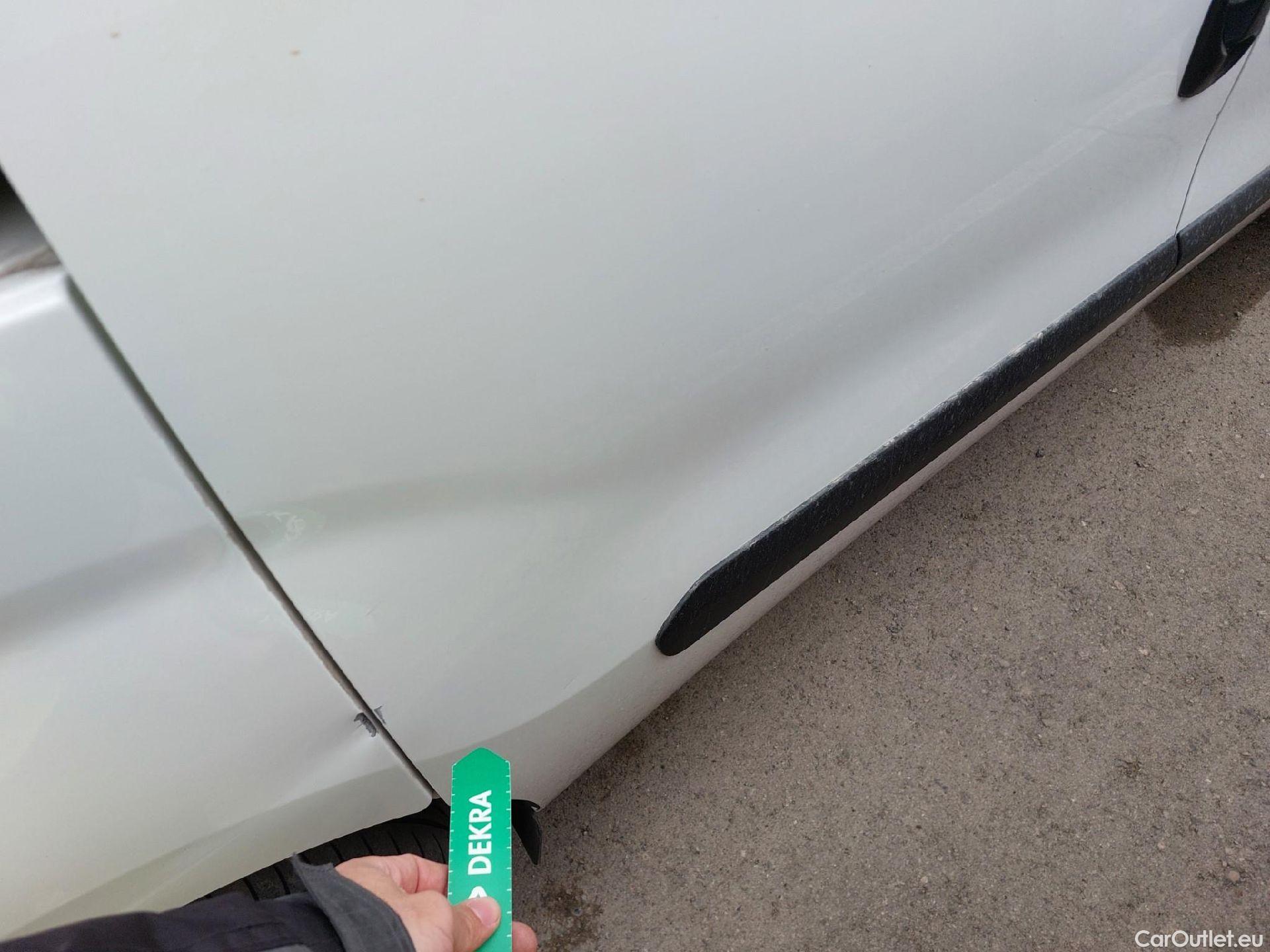  Fiat  Doblo FIAT Doblò Cargo/2015/4P/furgón derivado de turismo Cargo SX 1.6 Mjet 77kW (105CV) #20