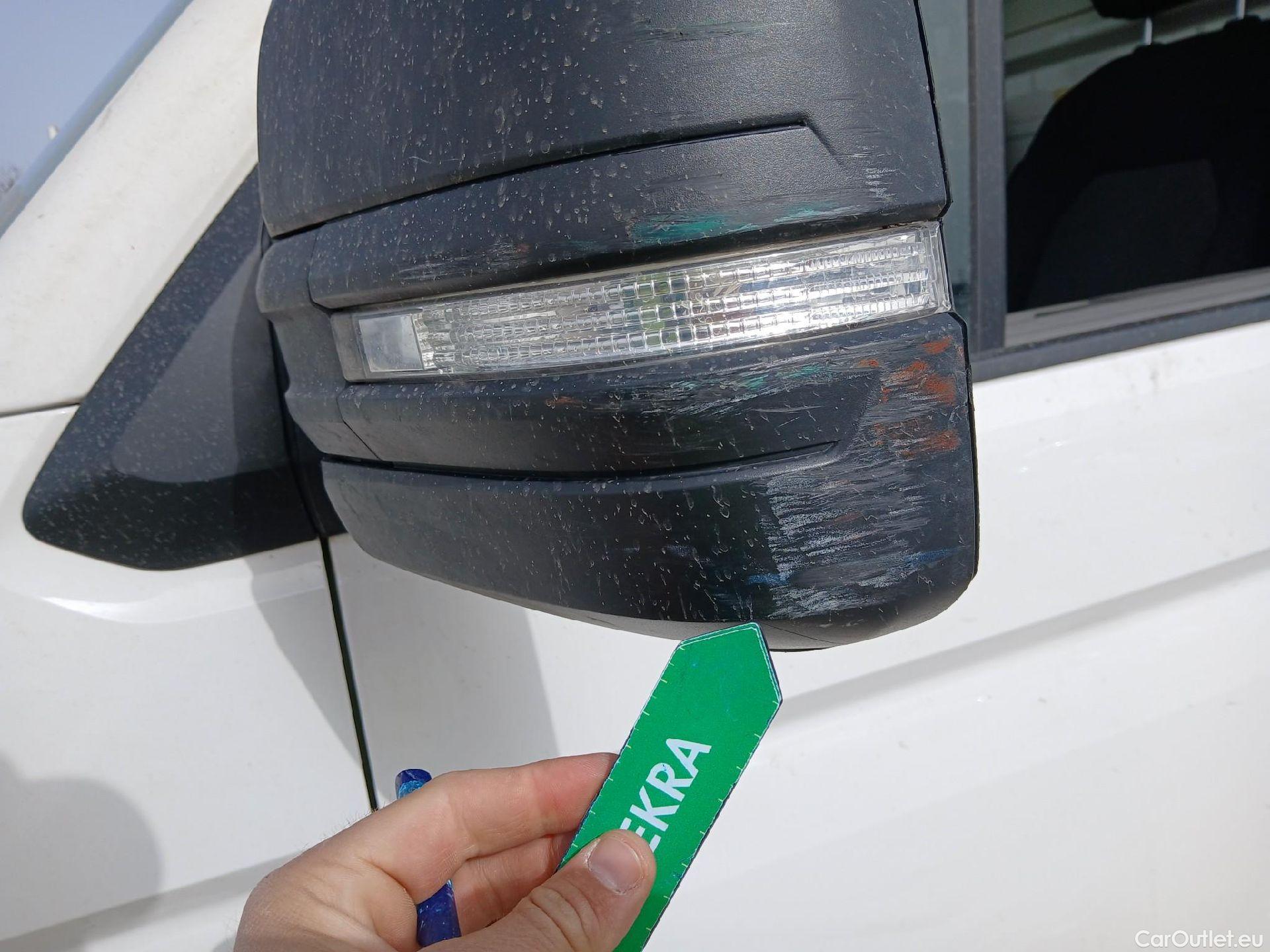  Volkswagen  Crafter VOLKSWAGEN  / 2017 / 2P / chasis cabina 35 Chasis CS RD L4 2.0 TDI 90kW RWD #11