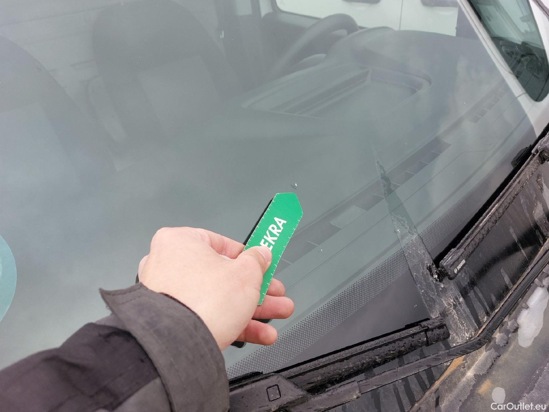  Fiat  Doblo FIAT Doblò Cargo/2015/4P/furgón derivado de turismo Cargo SX 1.6 Mjet 77kW (105CV) #30