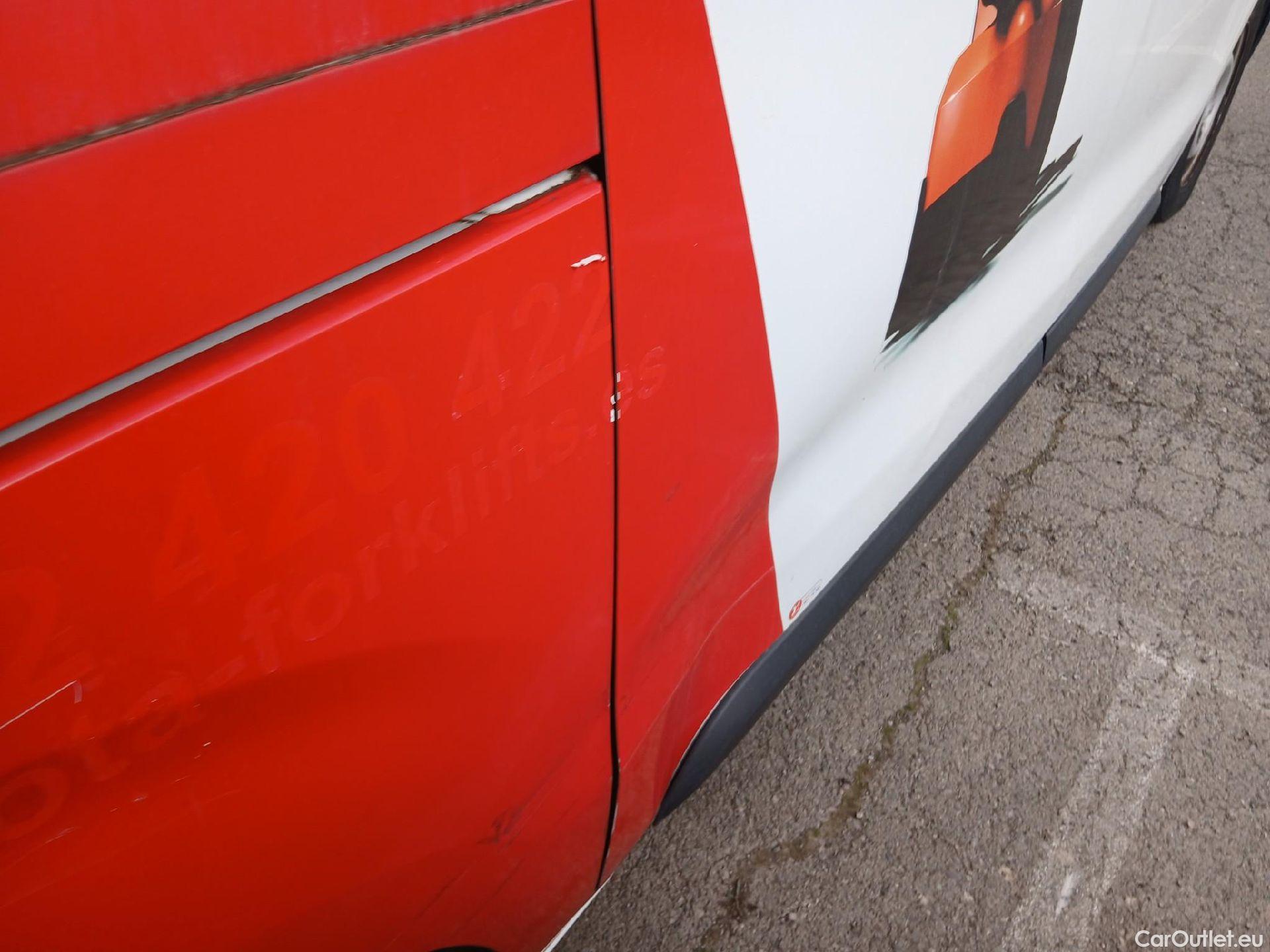  Toyota  Proace TOYOTA  / 2016 / 4P / furgón FU. MEDIO (L1) 2.0D 90kW COMFORT CARGA + #24