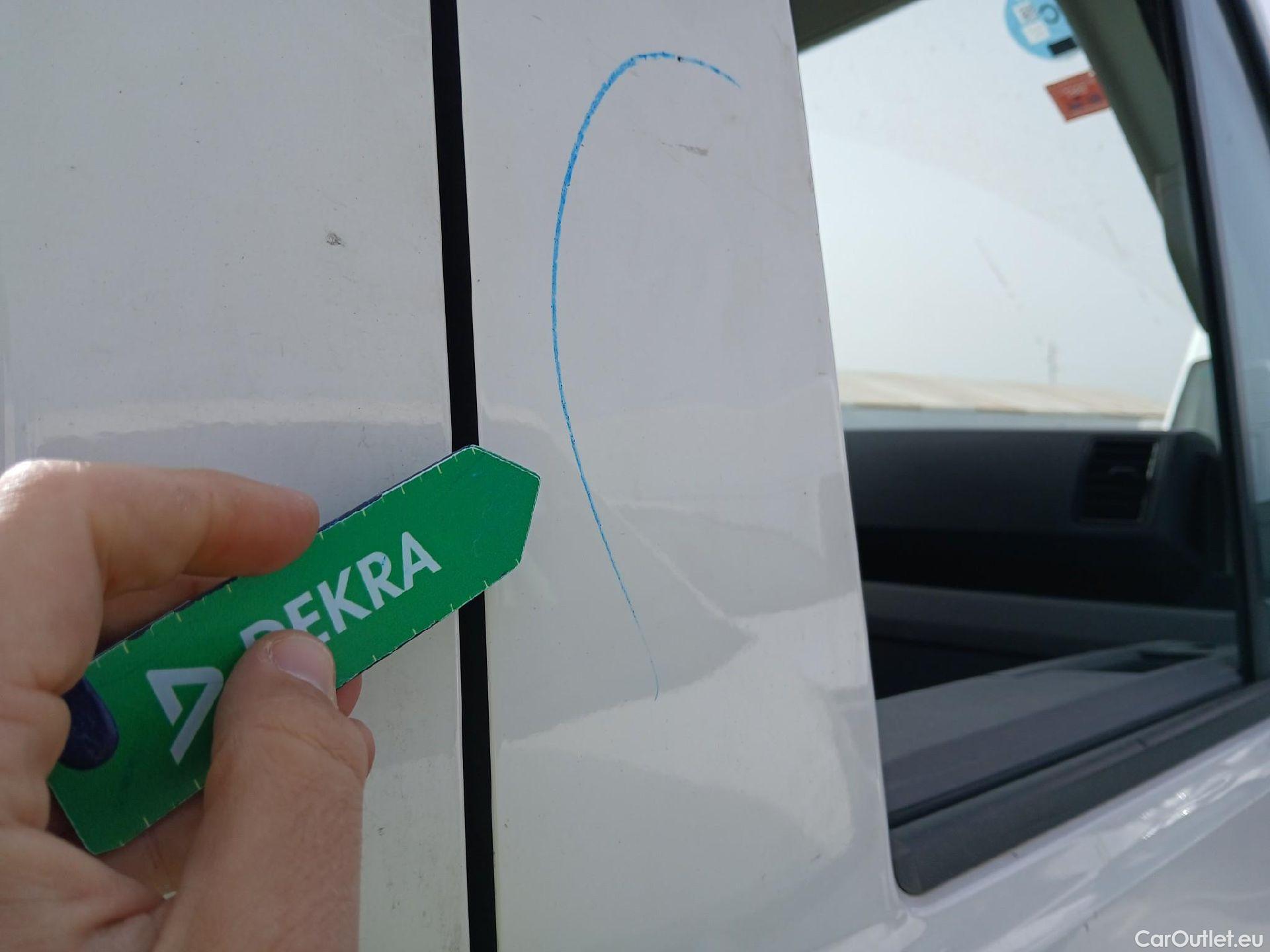  Volkswagen  Crafter VOLKSWAGEN  / 2017 / 2P / chasis cabina 35 Chasis CS RD L4 2.0 TDI 90kW RWD #20