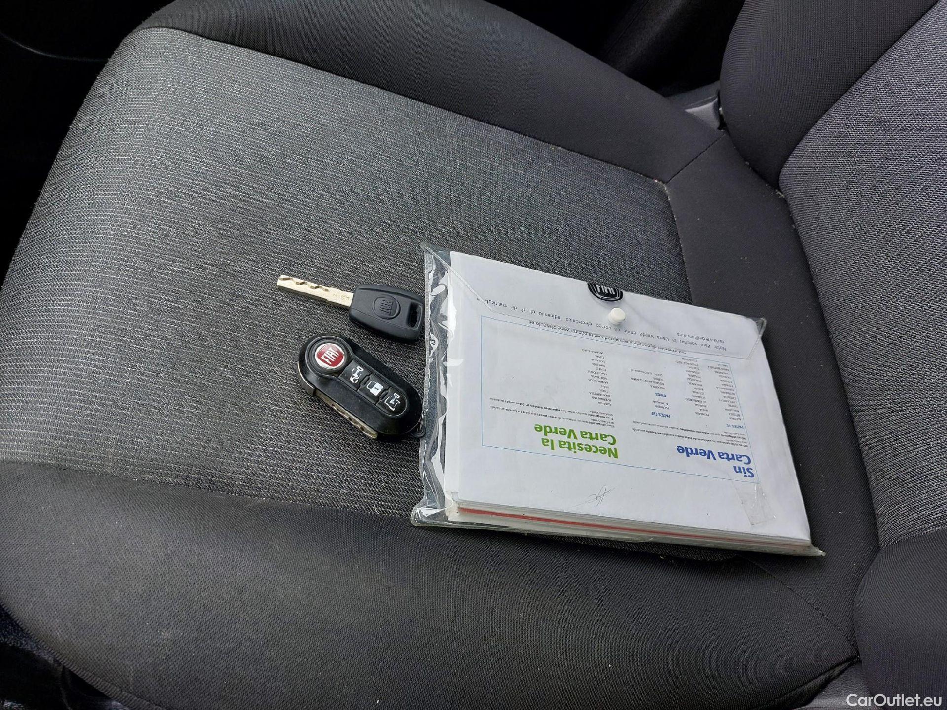  Fiat  Doblo FIAT Doblò Cargo/2015/4P/furgón derivado de turismo Cargo SX 1.6 Mjet 77kW (105CV) #1