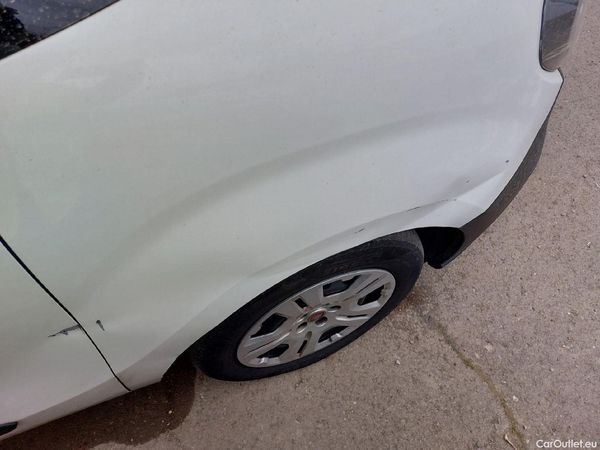  Fiat  Doblo FIAT Doblò Cargo/2015/4P/furgón derivado de turismo Cargo SX 1.6 Mjet 77kW (105CV) #26