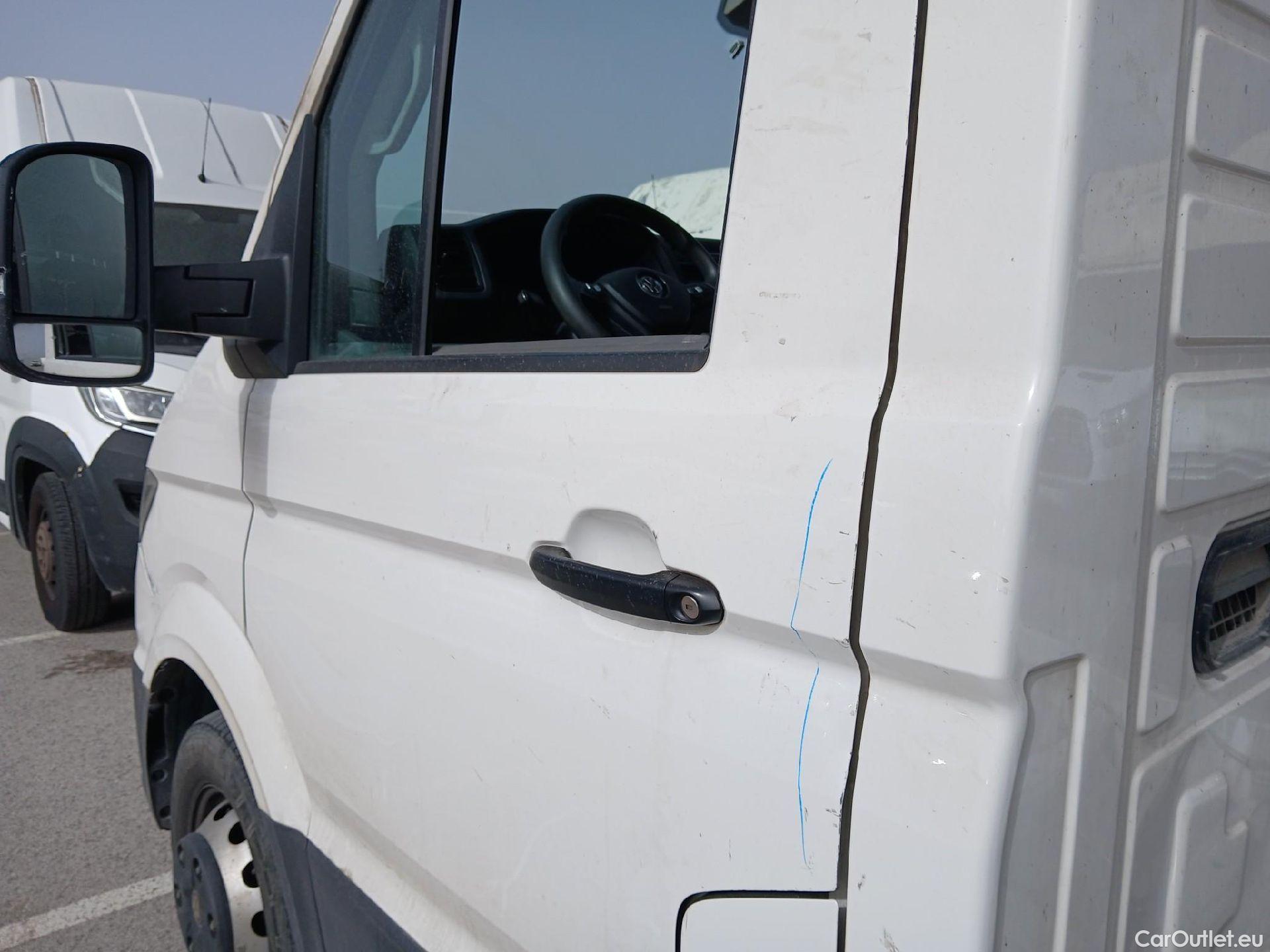  Volkswagen  Crafter VOLKSWAGEN  / 2017 / 2P / chasis cabina 35 Chasis CS RD L4 2.0 TDI 90kW RWD #14