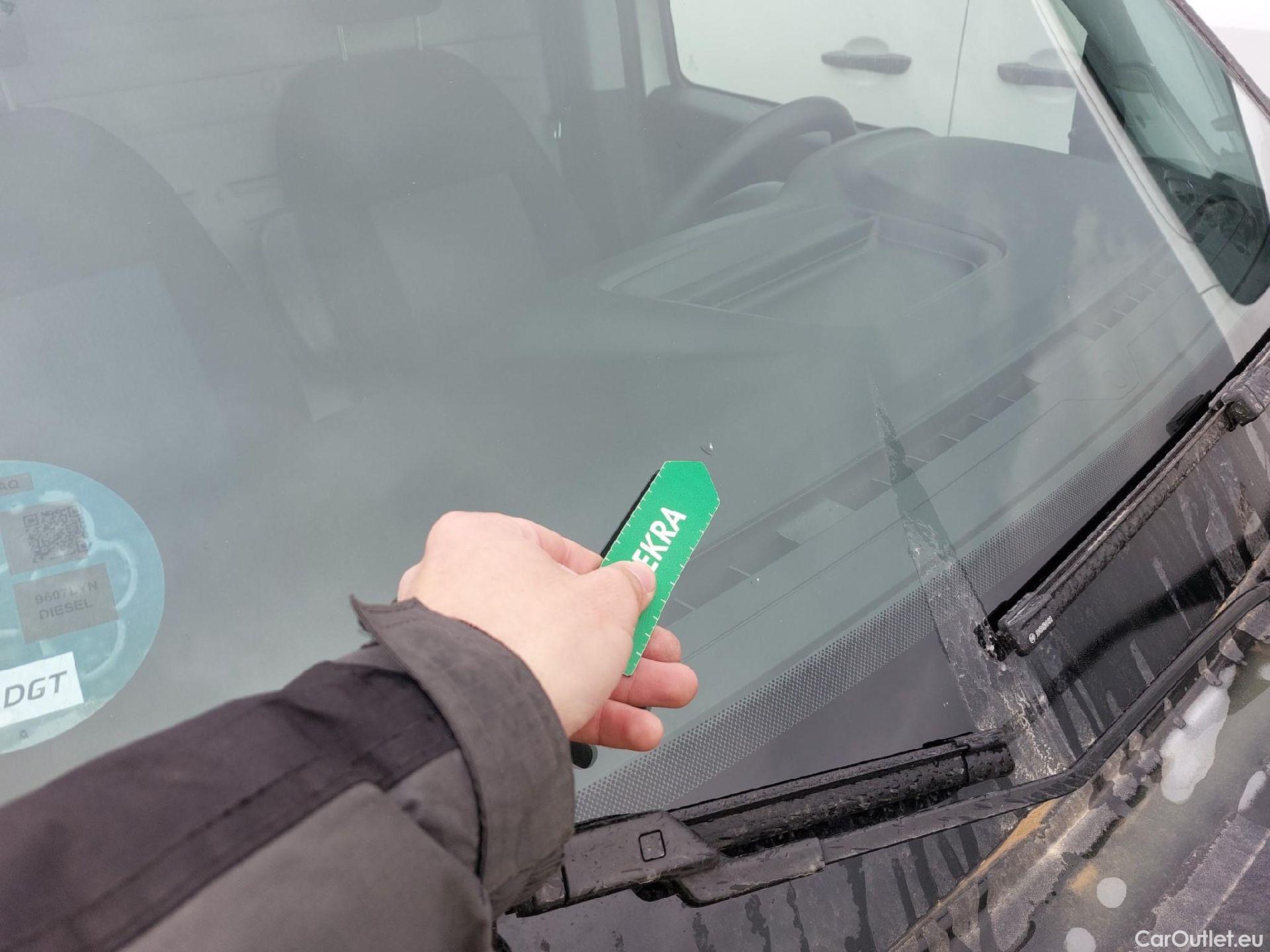  Fiat  Doblo FIAT Doblò Cargo/2015/4P/furgón derivado de turismo Cargo SX 1.6 Mjet 77kW (105CV) #29