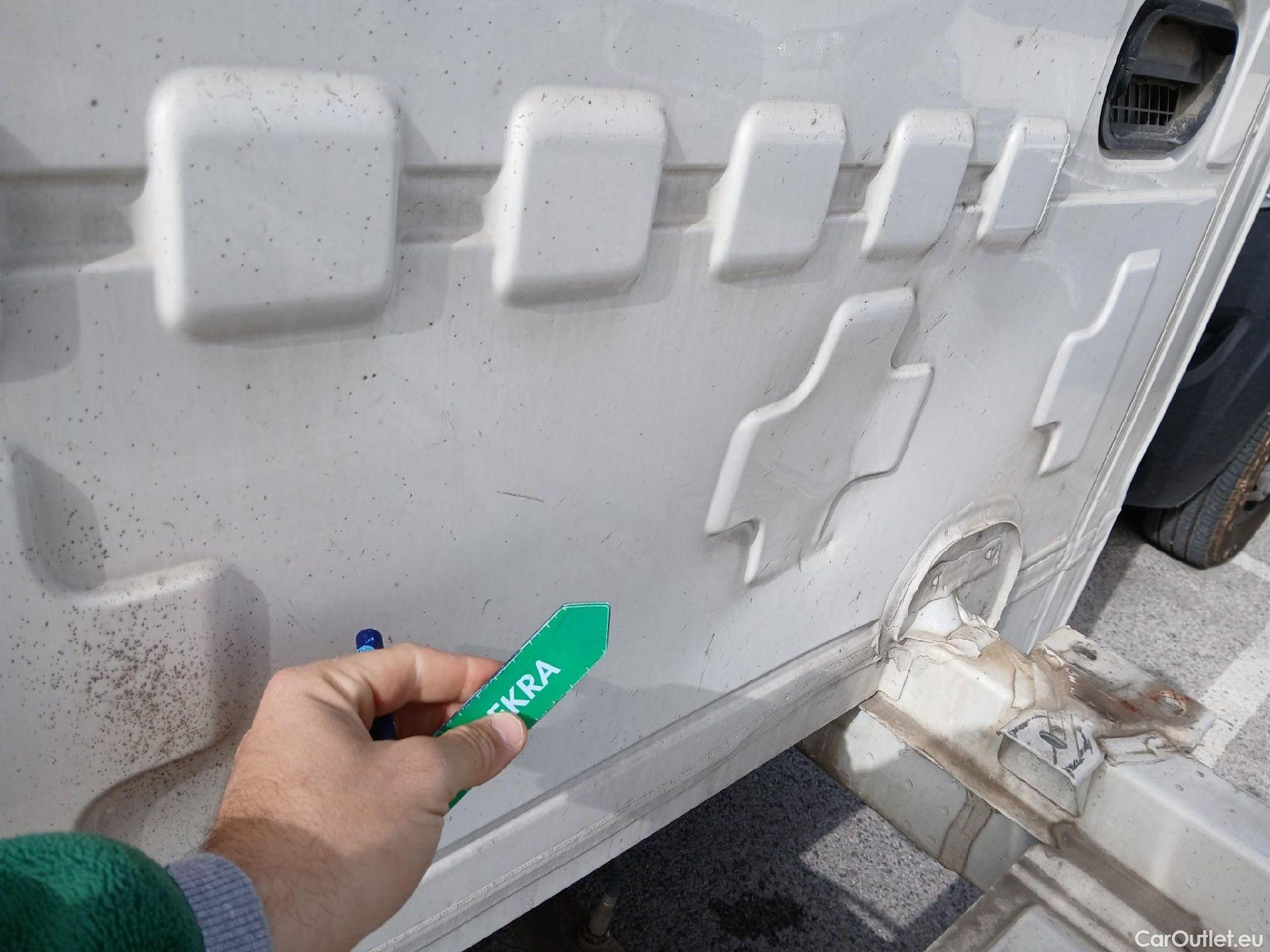  Volkswagen  Crafter VOLKSWAGEN  / 2017 / 2P / chasis cabina 35 Chasis CS RD L4 2.0 TDI 90kW RWD #15