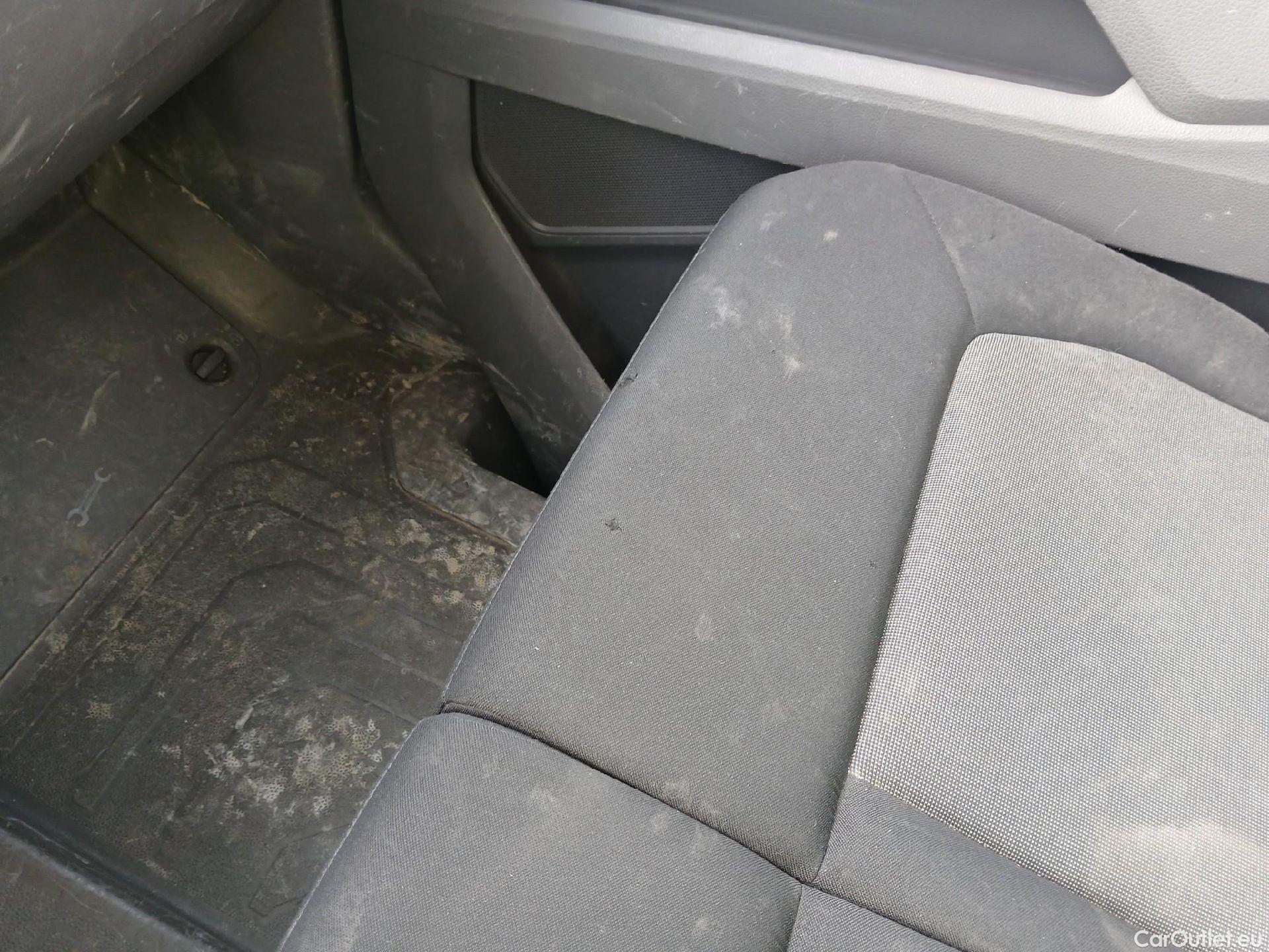  Volkswagen  Crafter VOLKSWAGEN  / 2017 / 2P / chasis cabina 35 Chasis CS RD L4 2.0 TDI 90kW RWD #3