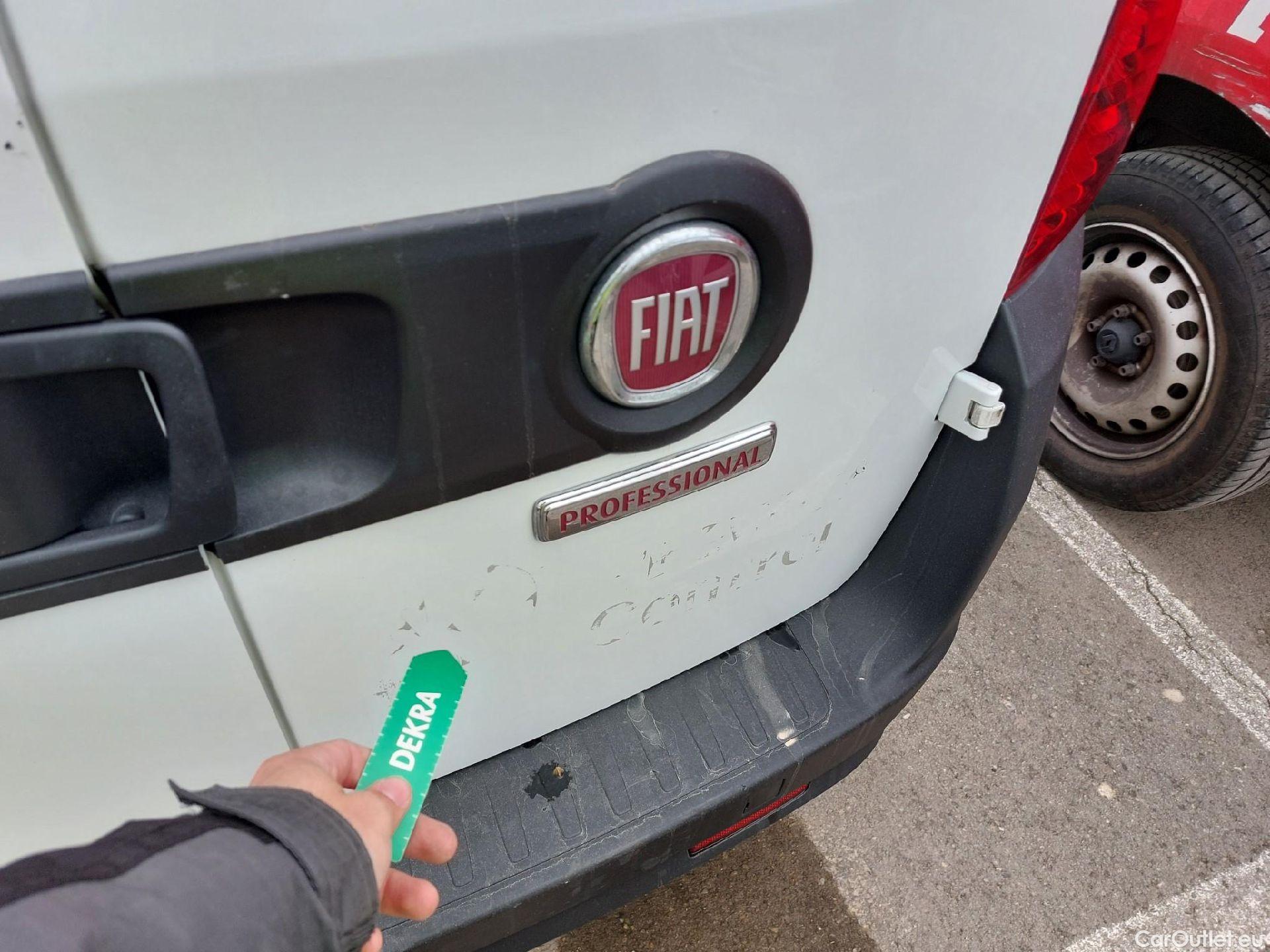  Fiat  Doblo FIAT Doblò Cargo/2015/4P/furgón derivado de turismo Cargo SX 1.6 Mjet 77kW (105CV) #17