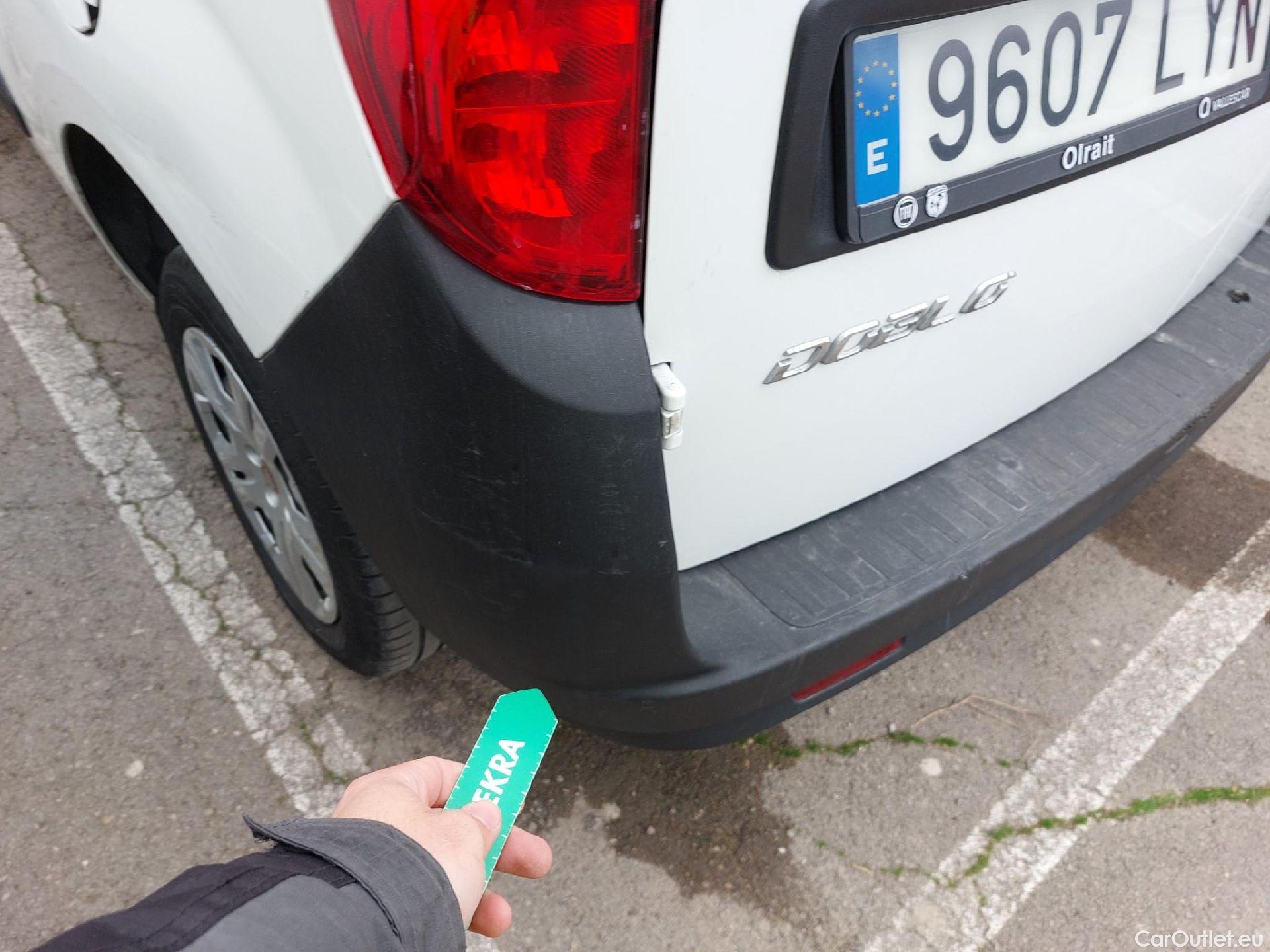  Fiat  Doblo FIAT Doblò Cargo/2015/4P/furgón derivado de turismo Cargo SX 1.6 Mjet 77kW (105CV) #15