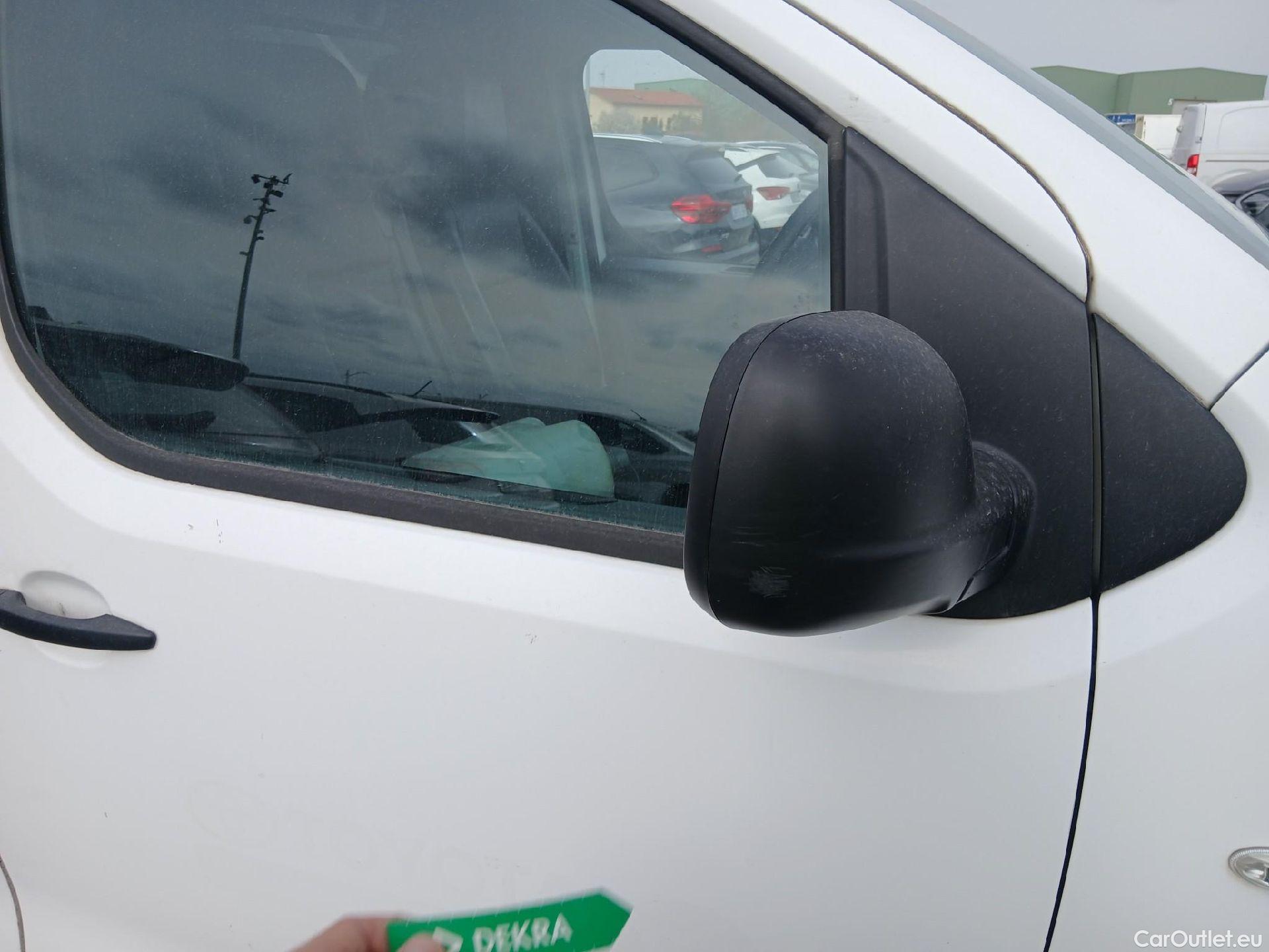  Toyota  Proace TOYOTA  / 2016 / 4P / furgón FU. MEDIO (L1) 2.0D 90kW COMFORT CARGA + #30