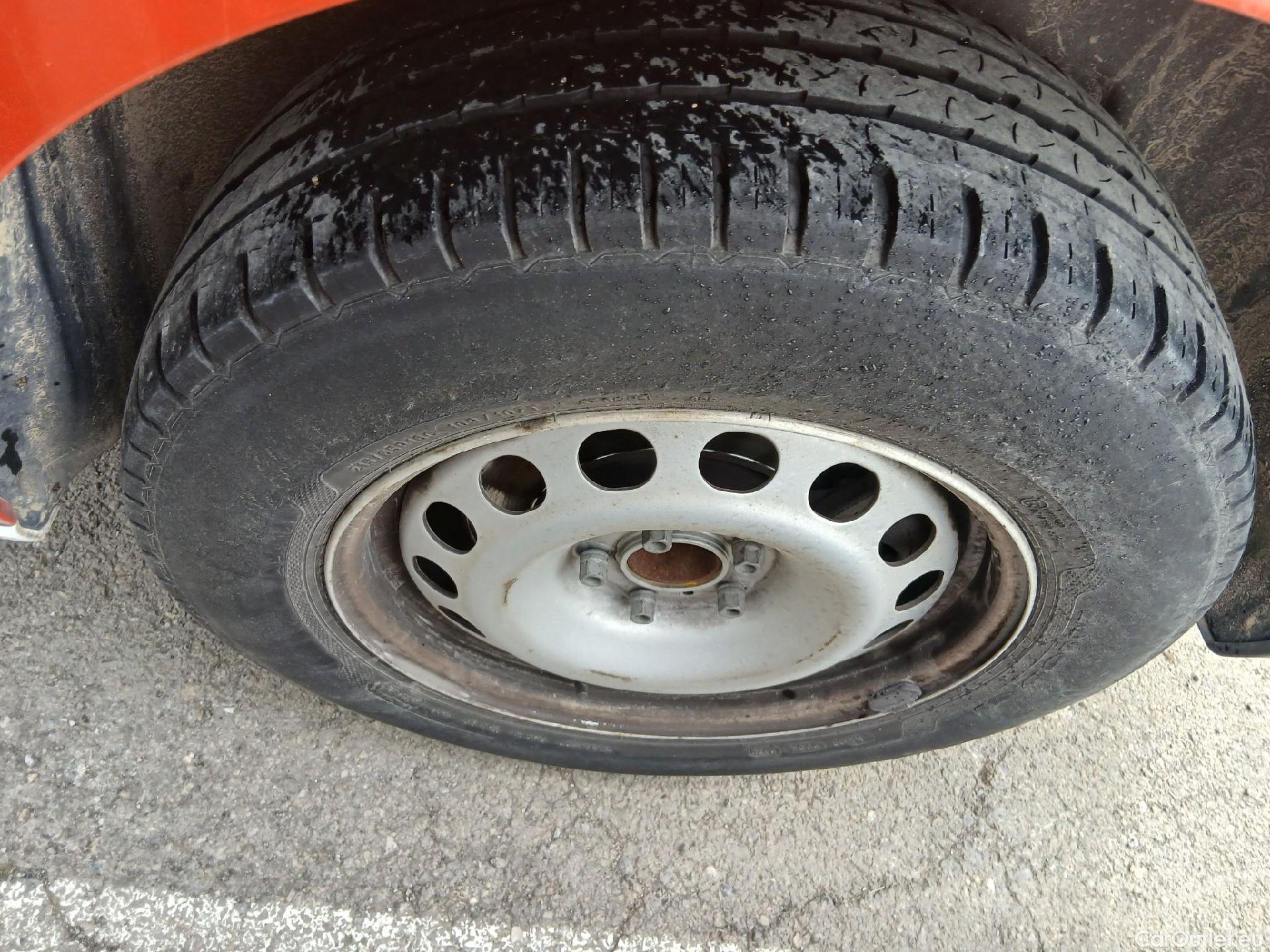  Toyota  Proace TOYOTA  / 2016 / 4P / furgón FU. MEDIO (L1) 2.0D 90kW COMFORT CARGA + #13