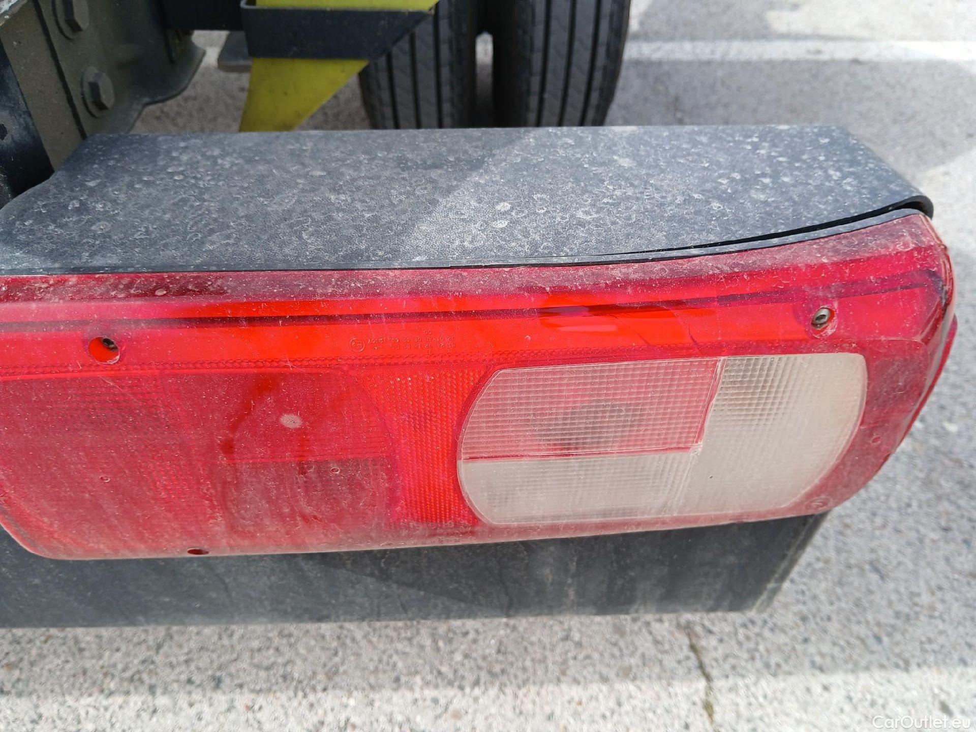  Volkswagen  Crafter VOLKSWAGEN  / 2017 / 2P / chasis cabina 35 Chasis CS RD L4 2.0 TDI 90kW RWD #18