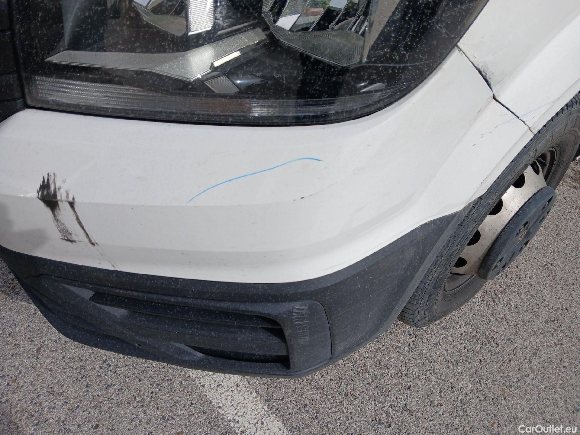  Volkswagen  Crafter VOLKSWAGEN  / 2017 / 2P / chasis cabina 35 Chasis CS RD L4 2.0 TDI 90kW RWD #5