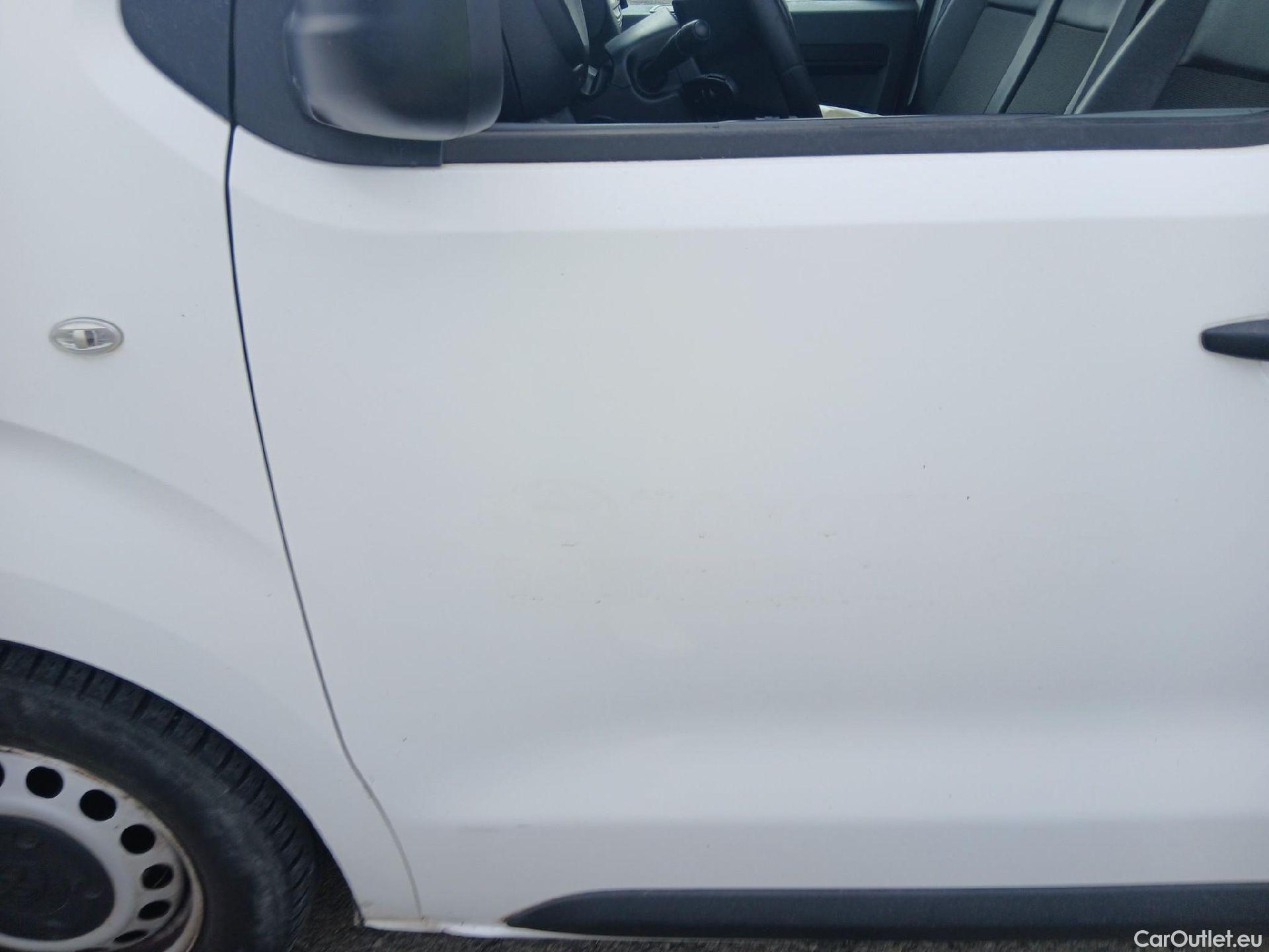  Toyota  Proace TOYOTA  / 2016 / 4P / furgón FU. MEDIO (L1) 2.0D 90kW COMFORT CARGA + #9