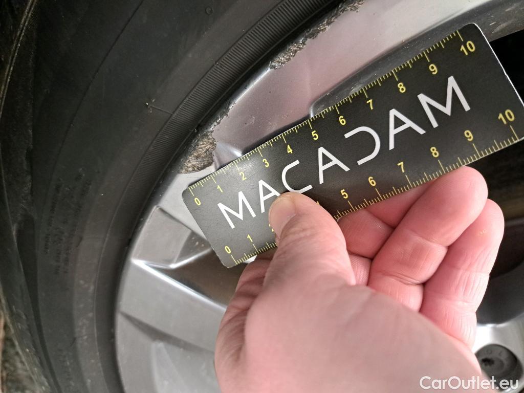  Volkswagen  Tiguan VOLKSWAGEN  / 2020 / 5P / SUV 1.5 TSI 150 DSG7 R-Line #12