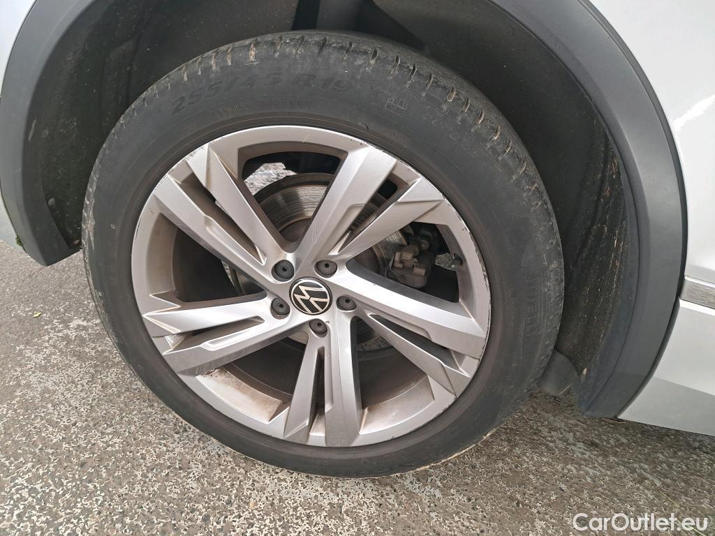  Volkswagen  Tiguan VOLKSWAGEN  / 2020 / 5P / SUV 1.5 TSI 150 DSG7 R-Line #4