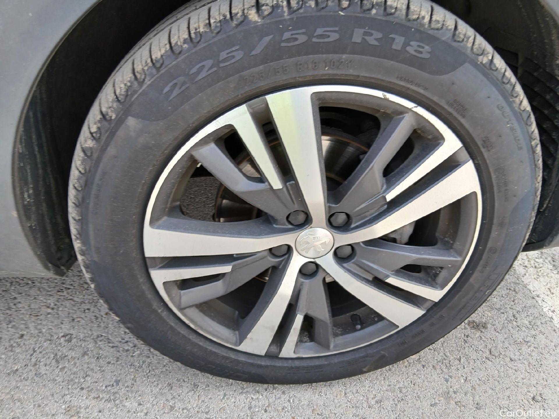  Peugeot  3008 PEUGEOT  / 2020 / 5P / todoterreno 1.5 BlueHDi 96kW (130CV) S&S Allure Pack #29