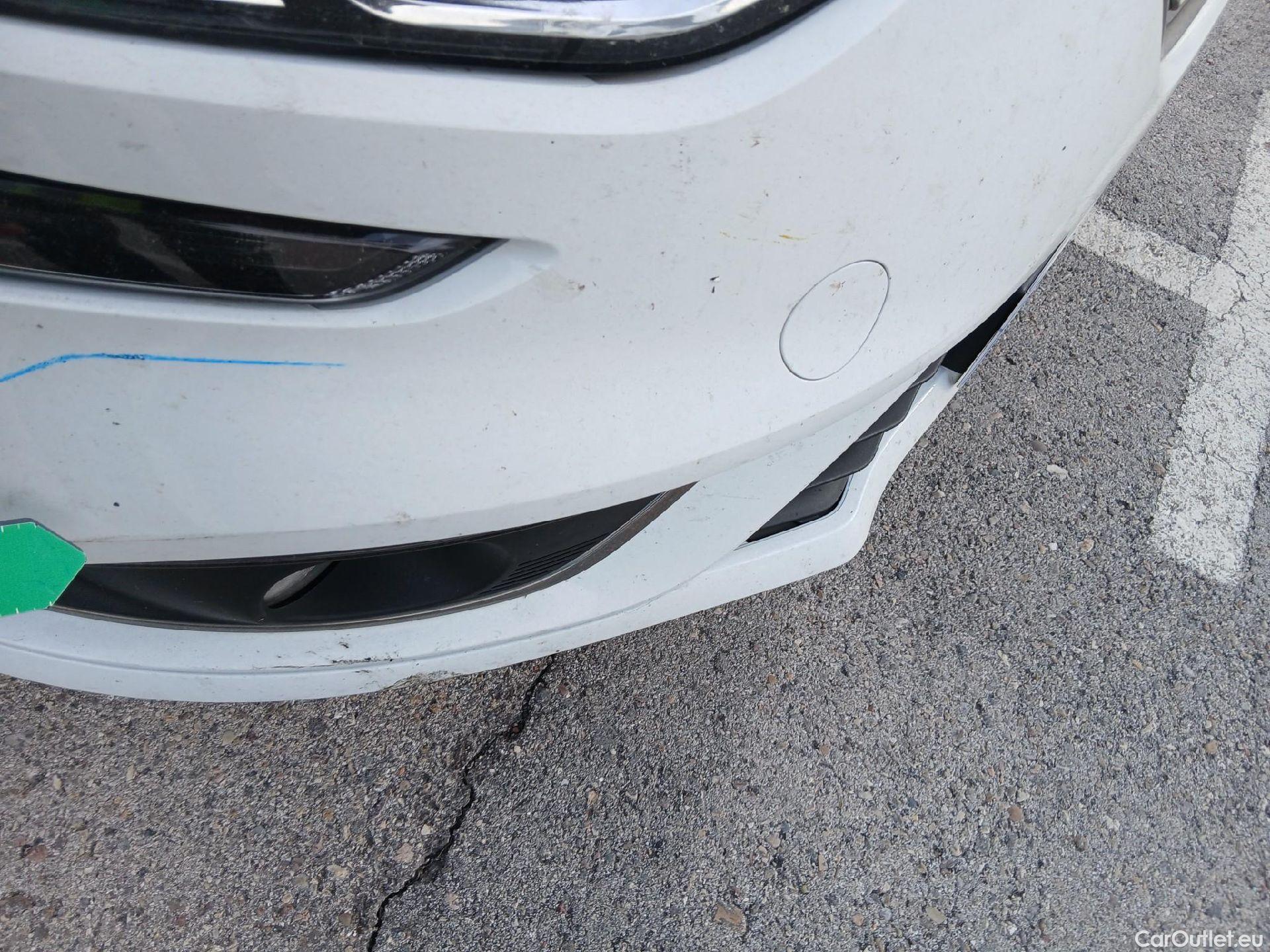  Renault  Megane RENAULT Mégane / 2015 / 5P / familiar Sp. Tourer Zen En. dCi 81kW (110CV) #15