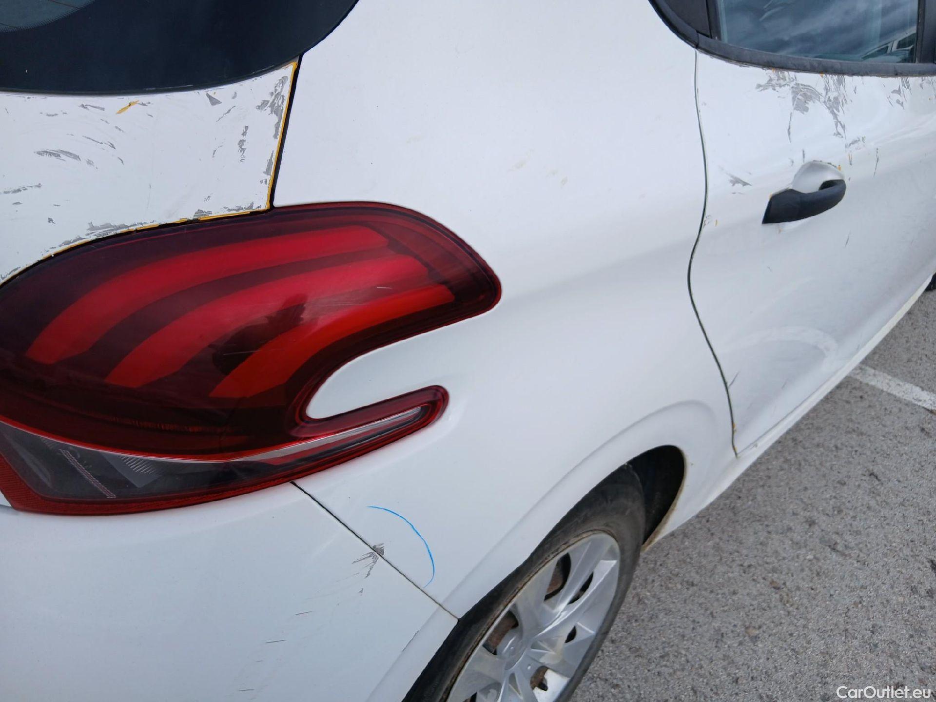  Peugeot  208 PEUGEOT  5p 1G berlina con portón 5P ACCESS 1.6 BlueHDi 55KW (75CV) #42