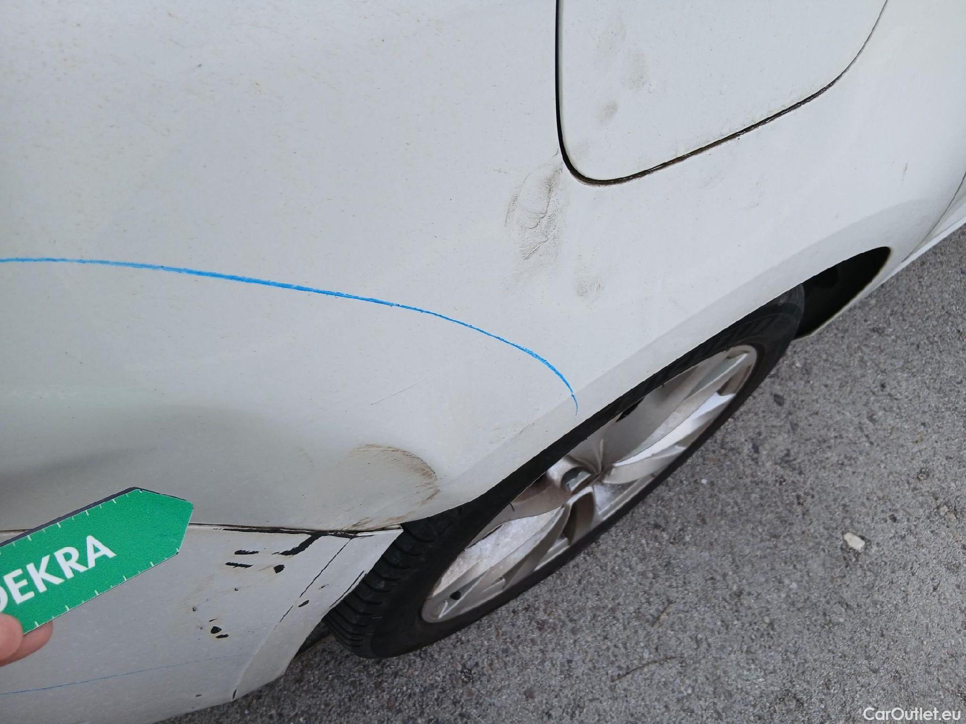  Renault  Megane RENAULT Mégane / 2015 / 5P / familiar Sp. Tourer Zen En. dCi 81kW (110CV) #26