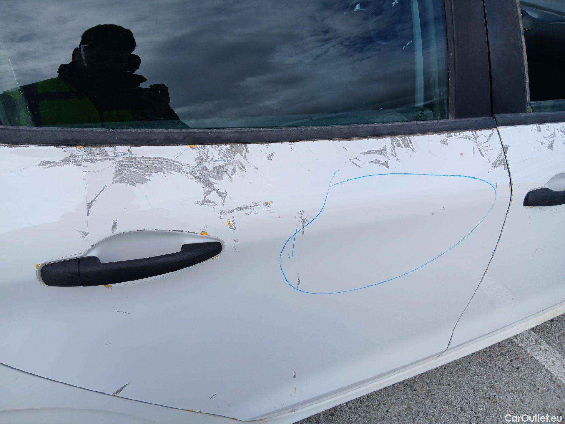  Peugeot  208 PEUGEOT  5p 1G berlina con portón 5P ACCESS 1.6 BlueHDi 55KW (75CV) #43