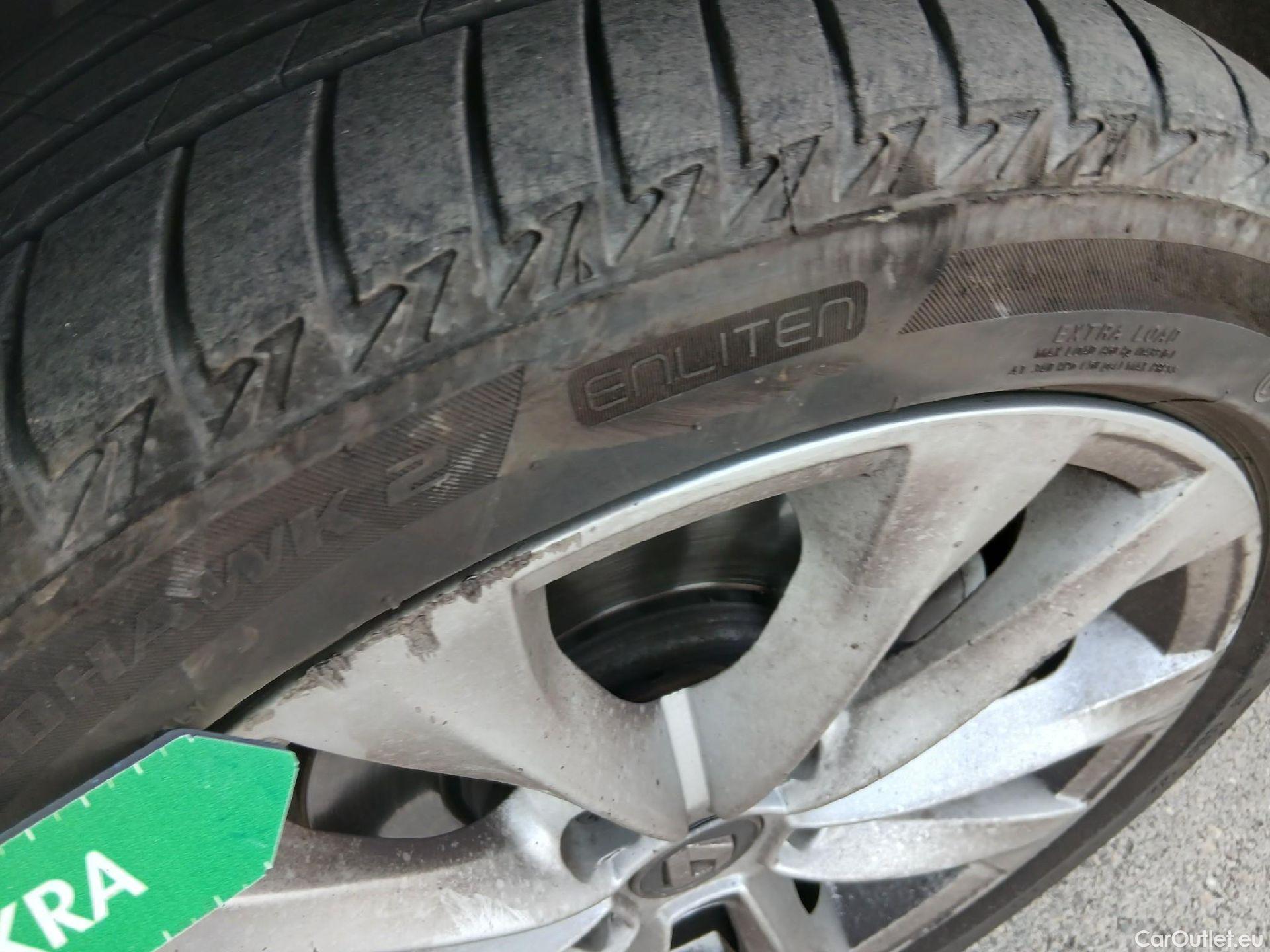  Renault  Megane RENAULT Mégane / 2015 / 5P / familiar Sp. Tourer Zen En. dCi 81kW (110CV) #8