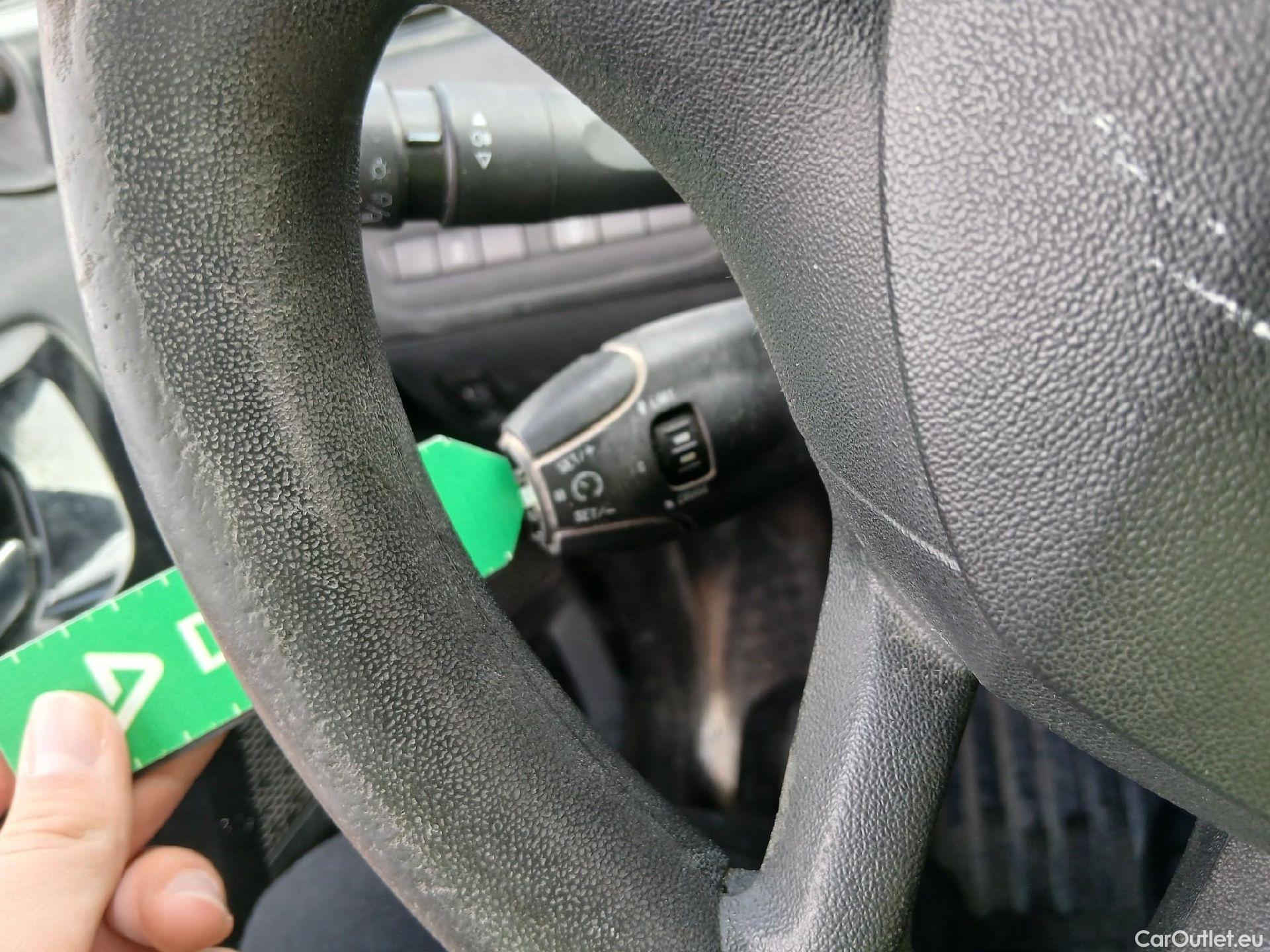  Peugeot  208 PEUGEOT  5p 1G berlina con portón 5P ACCESS 1.6 BlueHDi 55KW (75CV) #7