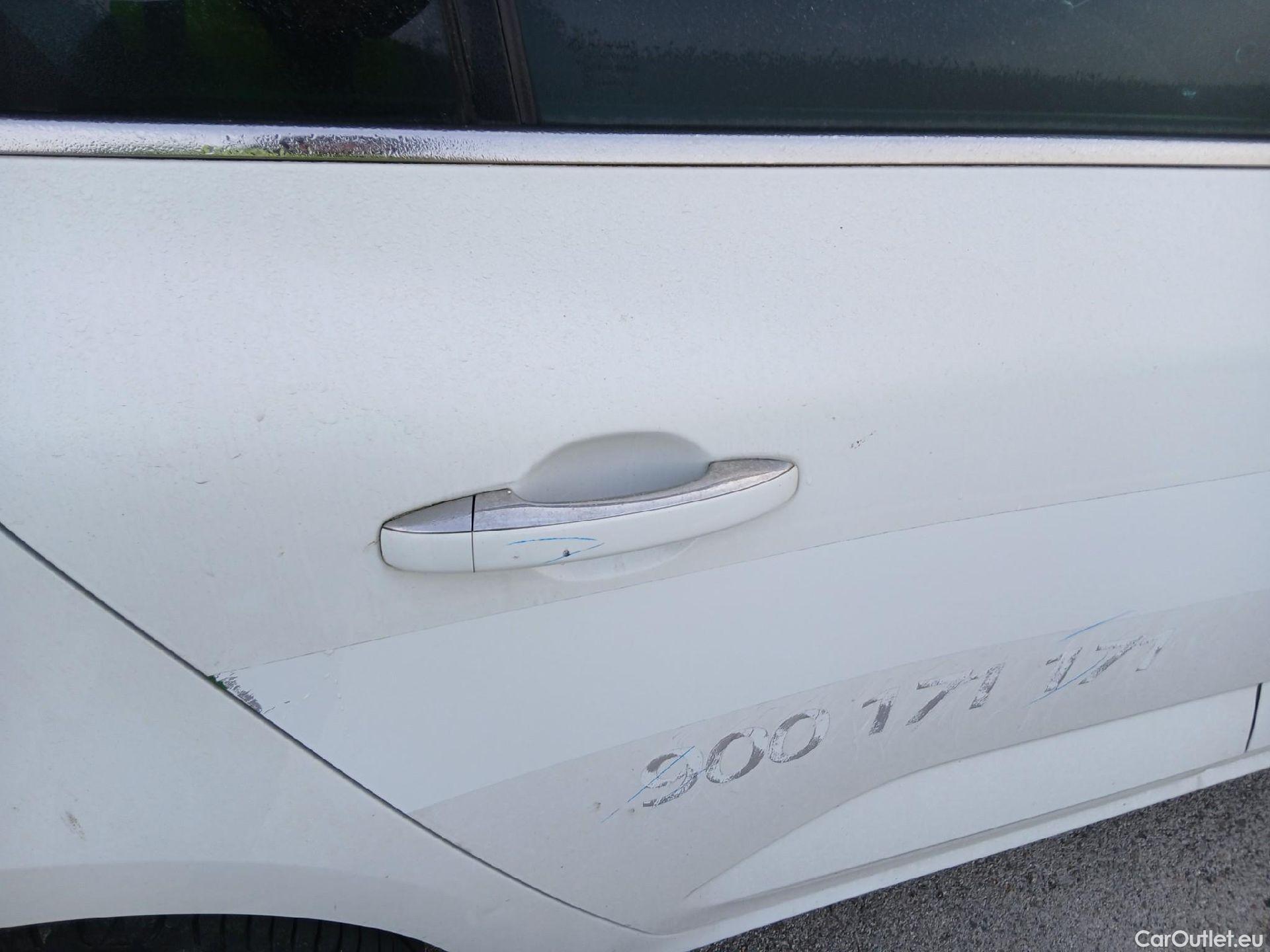  Renault  Megane RENAULT Mégane / 2015 / 5P / familiar Sp. Tourer Zen En. dCi 81kW (110CV) #30