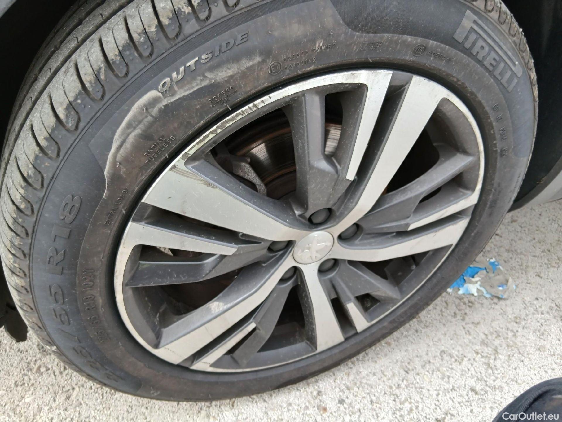  Peugeot  3008 PEUGEOT  / 2020 / 5P / todoterreno 1.5 BlueHDi 96kW (130CV) S&S Allure Pack #9