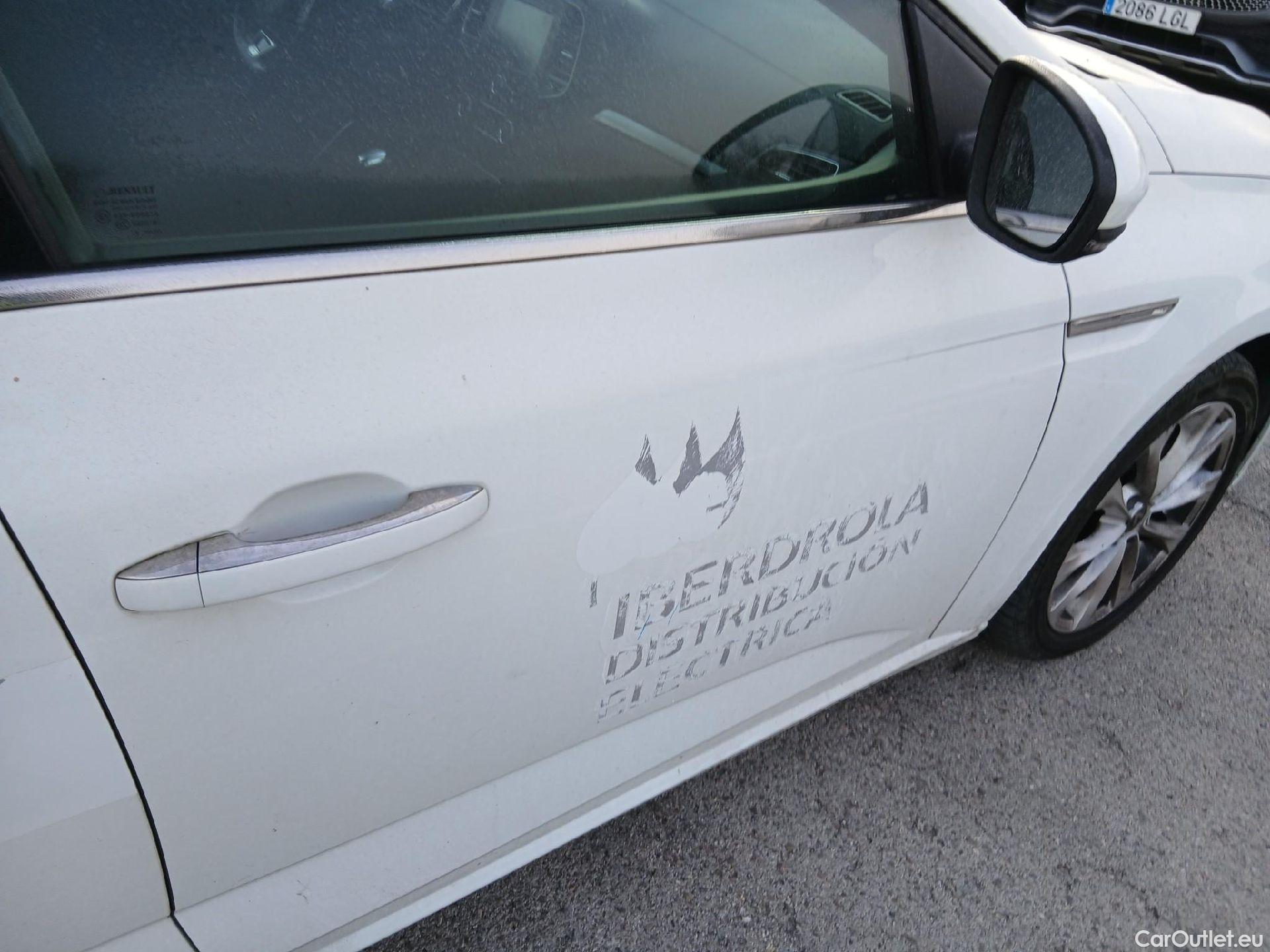  Renault  Megane RENAULT Mégane / 2015 / 5P / familiar Sp. Tourer Zen En. dCi 81kW (110CV) #32