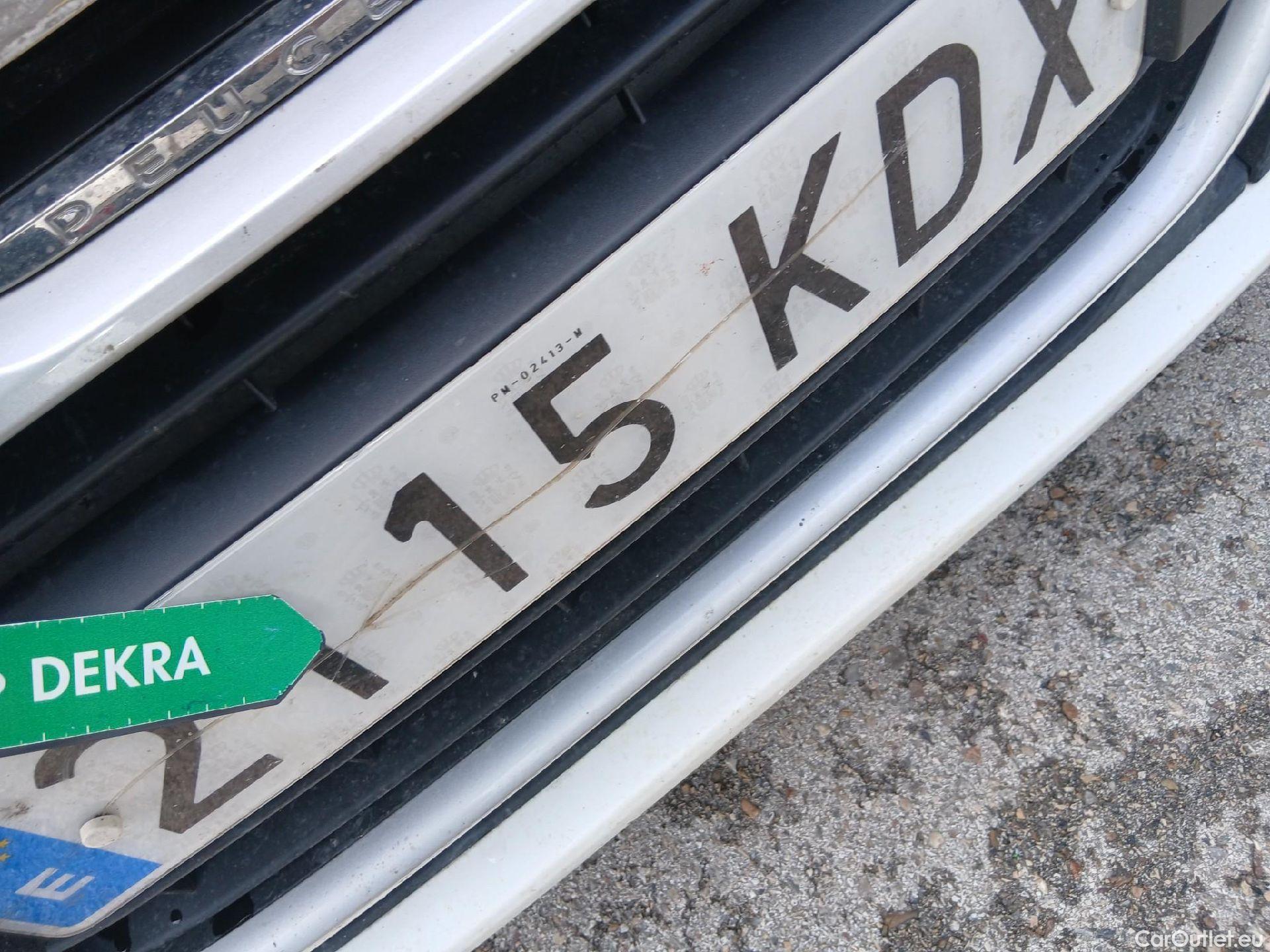  Peugeot  208 PEUGEOT  5p 1G berlina con portón 5P ACCESS 1.6 BlueHDi 55KW (75CV) #26