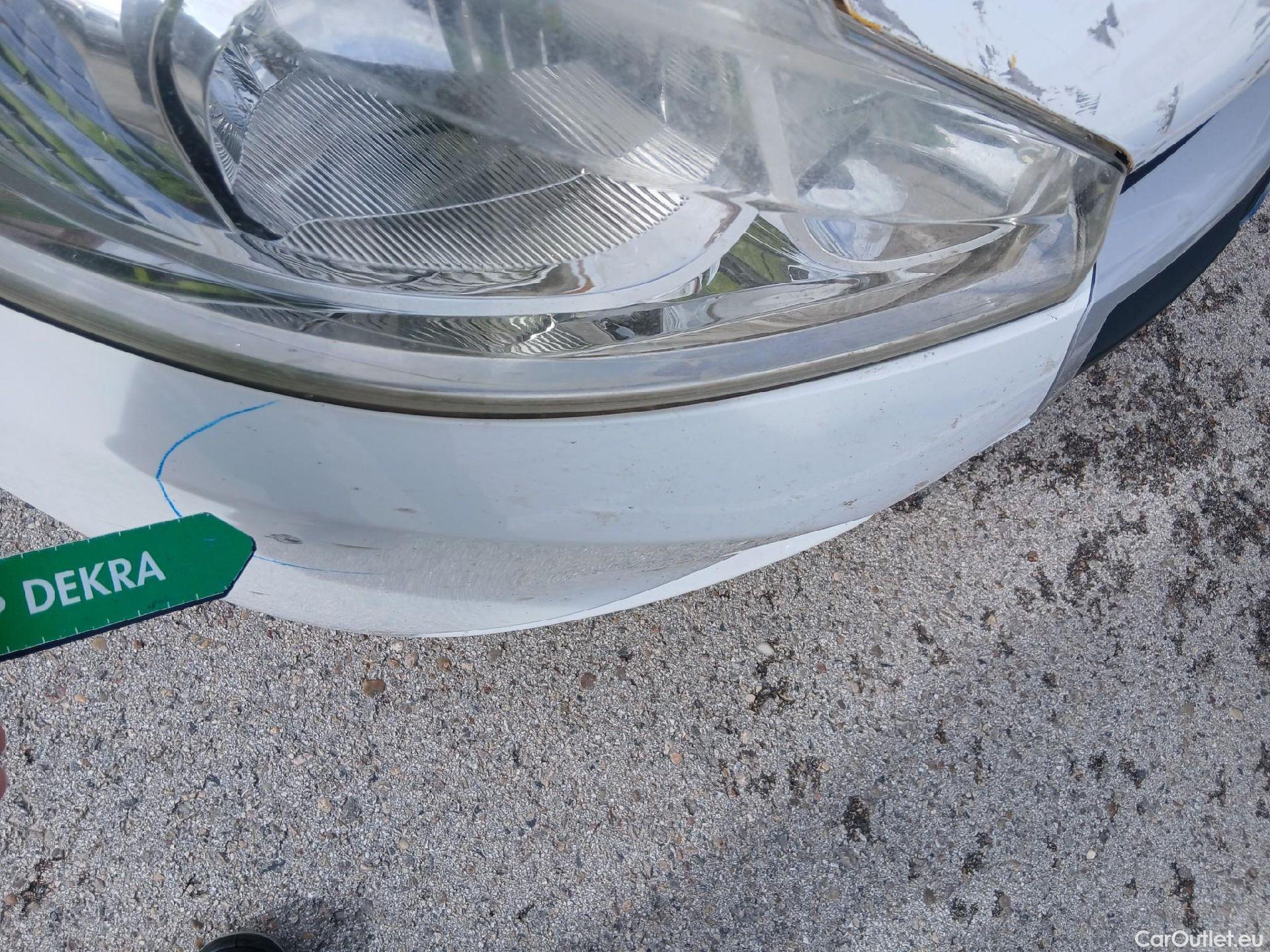  Peugeot  208 PEUGEOT  5p 1G berlina con portón 5P ACCESS 1.6 BlueHDi 55KW (75CV) #24