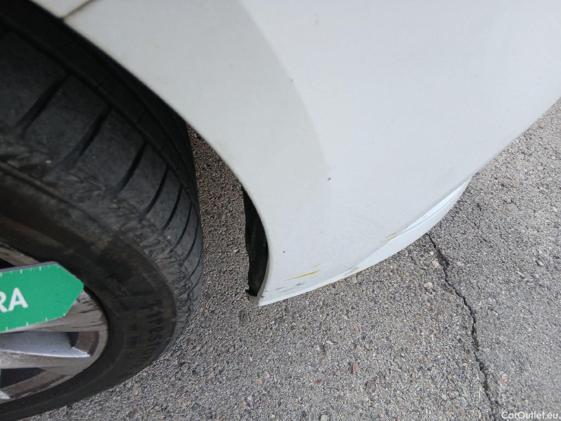  Renault  Megane RENAULT Mégane / 2015 / 5P / familiar Sp. Tourer Zen En. dCi 81kW (110CV) #10