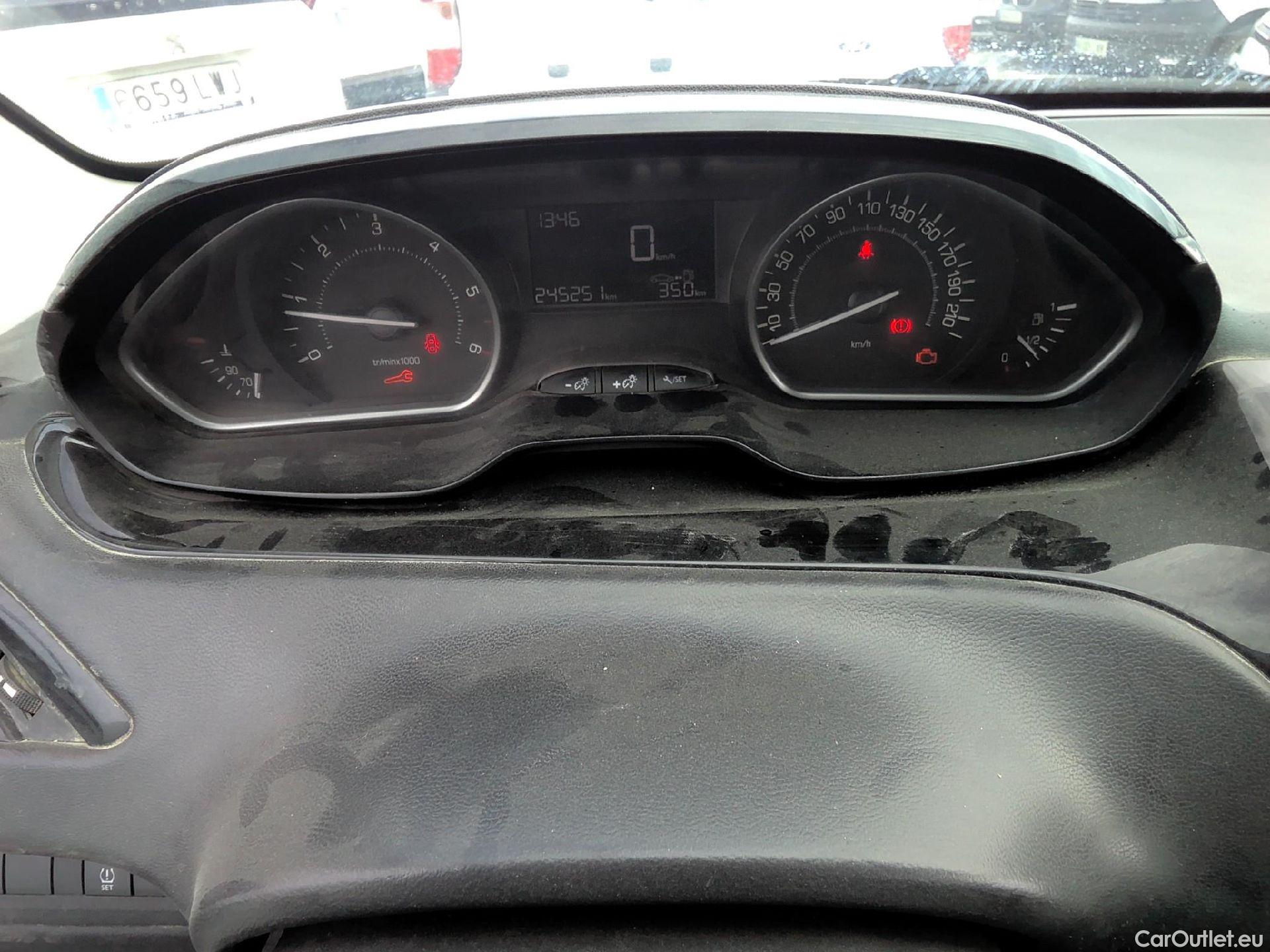  Peugeot  208 PEUGEOT  5p 1G berlina con portón 5P ACCESS 1.6 BlueHDi 55KW (75CV) #3