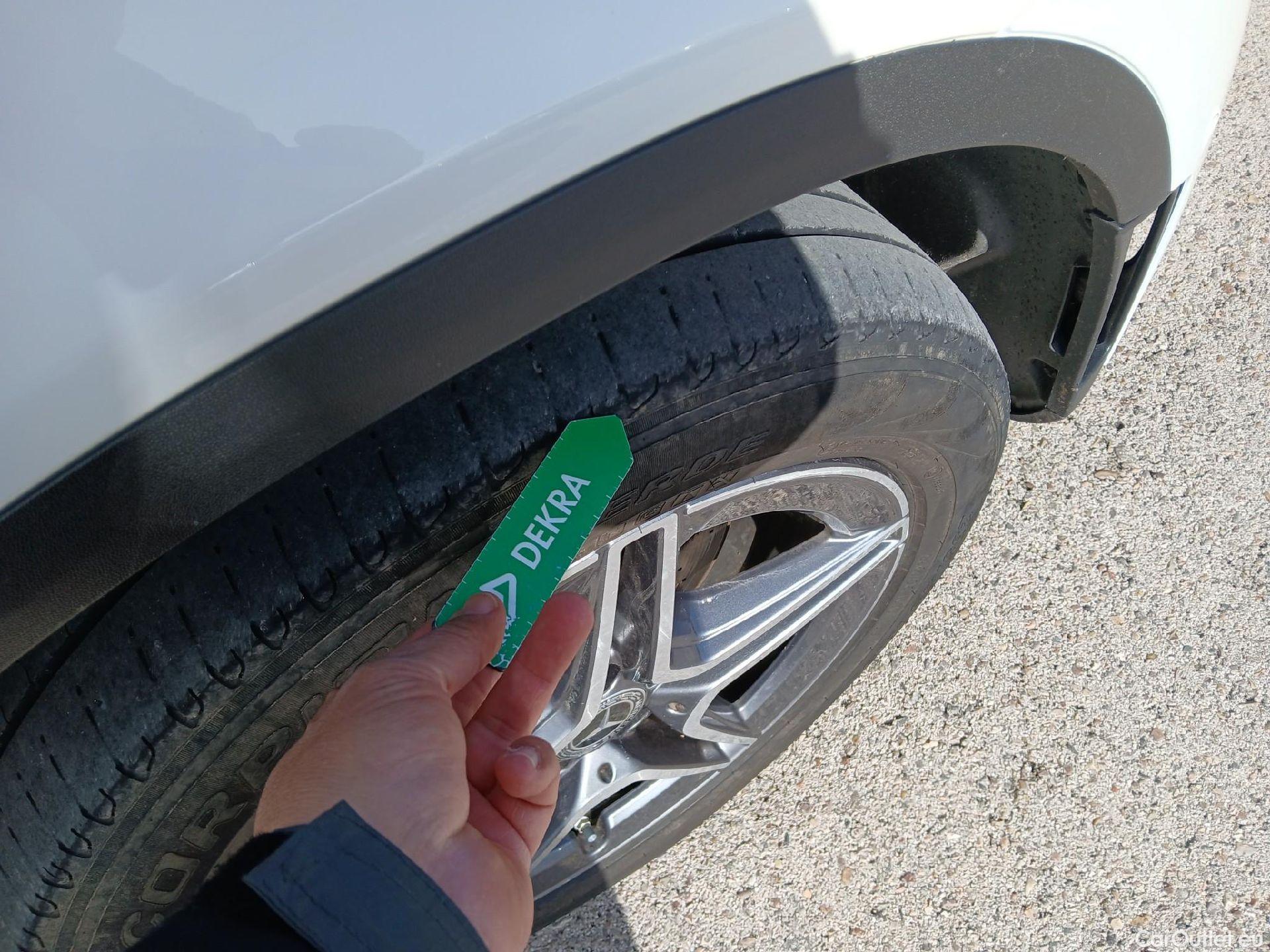  Mercedes  G-Klasee MERCEDES-BENZ Clase GLC / 2019 / 5P / todoterreno GLC 300 de 4MATIC #26