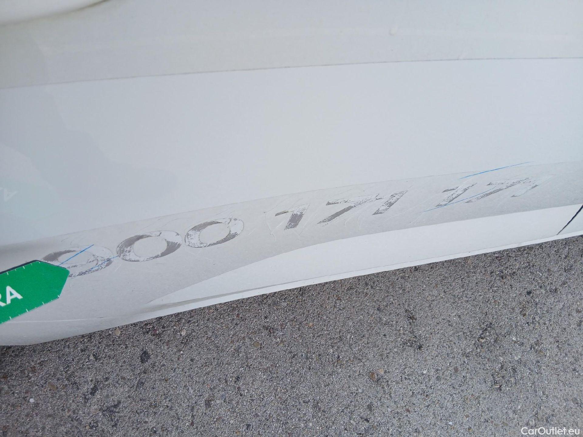  Renault  Megane RENAULT Mégane / 2015 / 5P / familiar Sp. Tourer Zen En. dCi 81kW (110CV) #28