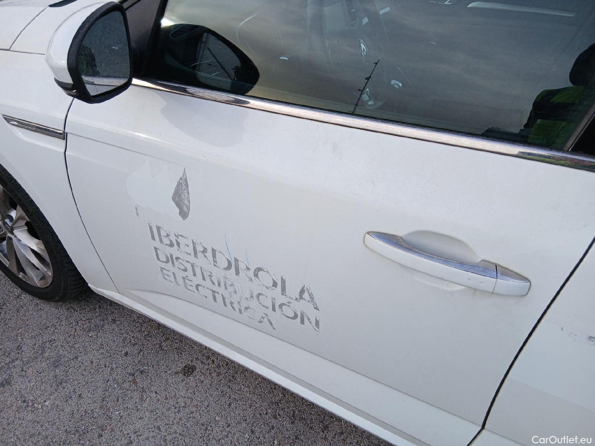  Renault  Megane RENAULT Mégane / 2015 / 5P / familiar Sp. Tourer Zen En. dCi 81kW (110CV) #18