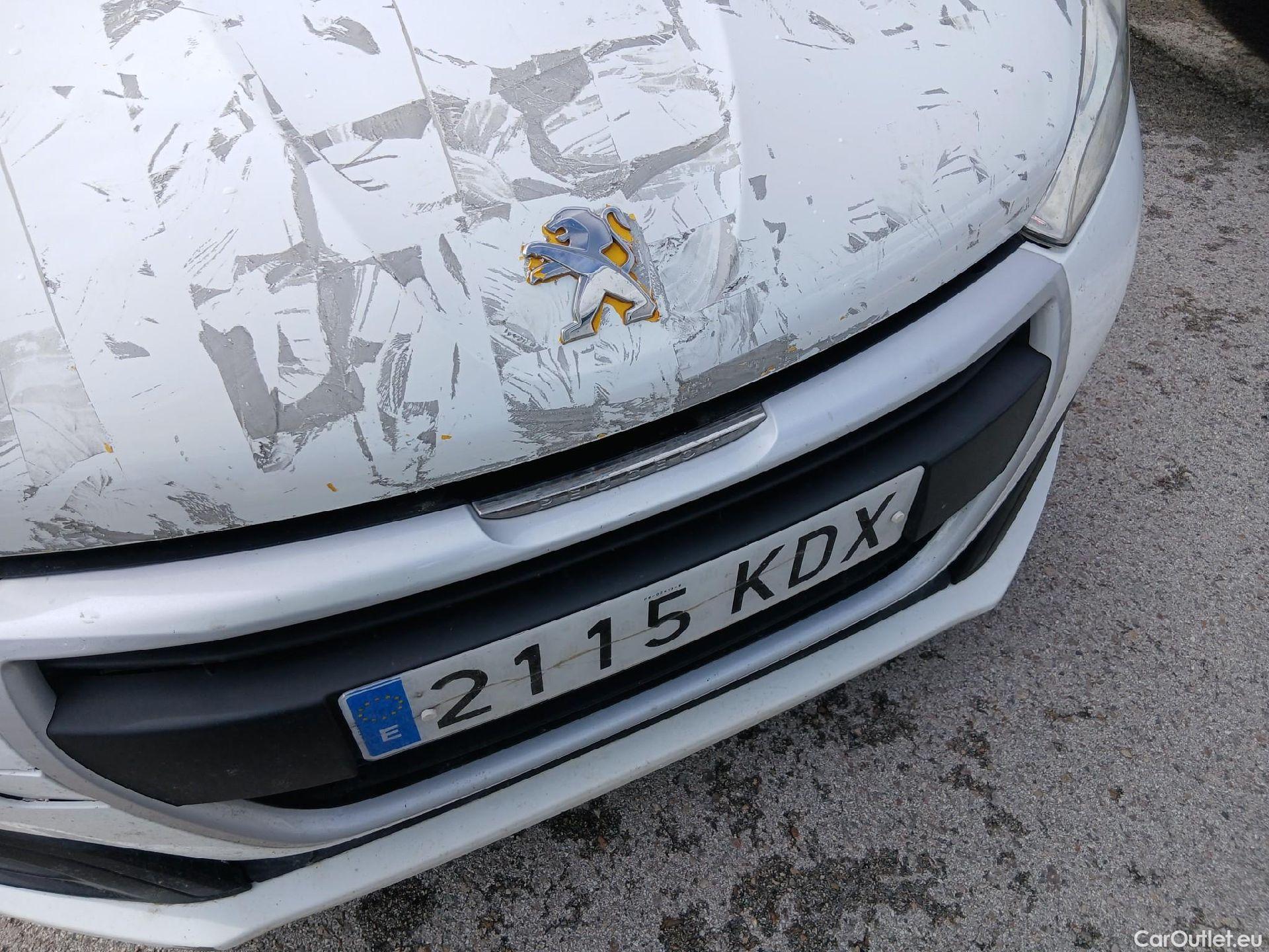  Peugeot  208 PEUGEOT  5p 1G berlina con portón 5P ACCESS 1.6 BlueHDi 55KW (75CV) #25