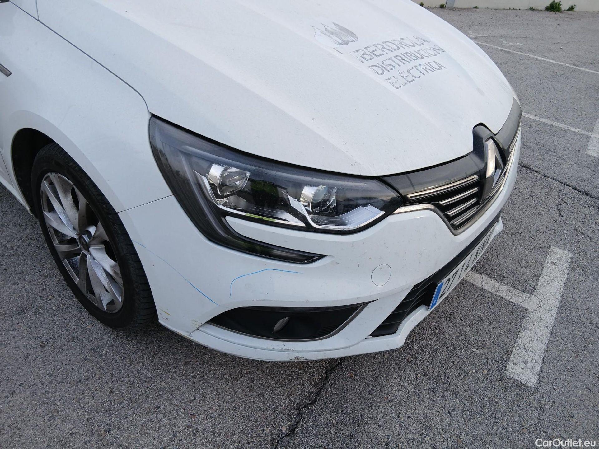  Renault  Megane RENAULT Mégane / 2015 / 5P / familiar Sp. Tourer Zen En. dCi 81kW (110CV) #16