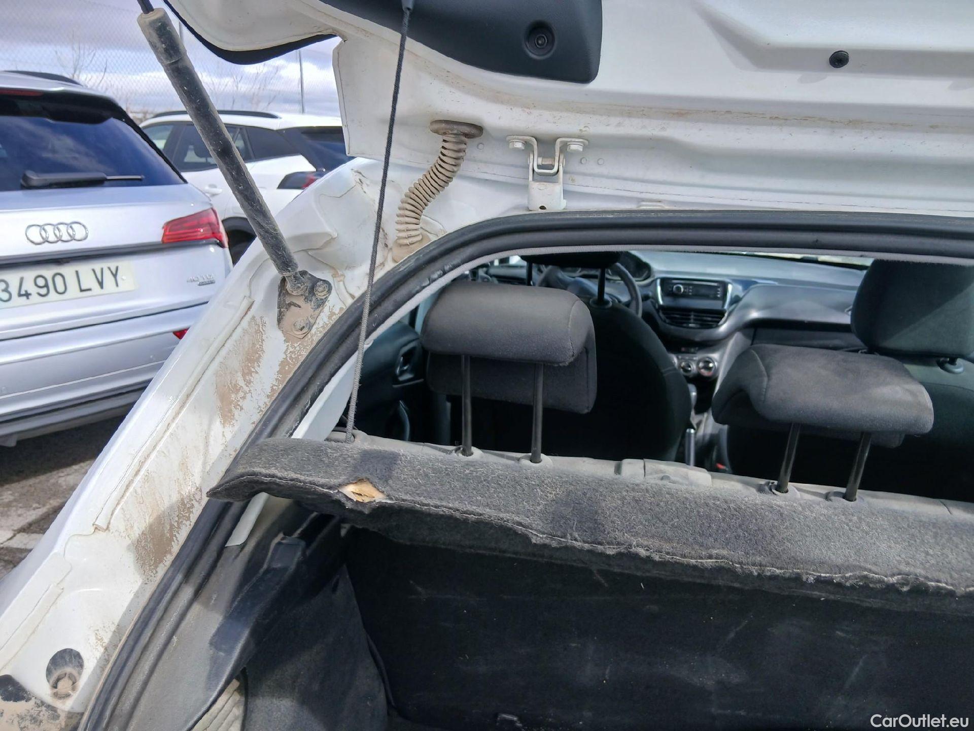  Peugeot  208 PEUGEOT  5p 1G berlina con portón 5P ACCESS 1.6 BlueHDi 55KW (75CV) #15