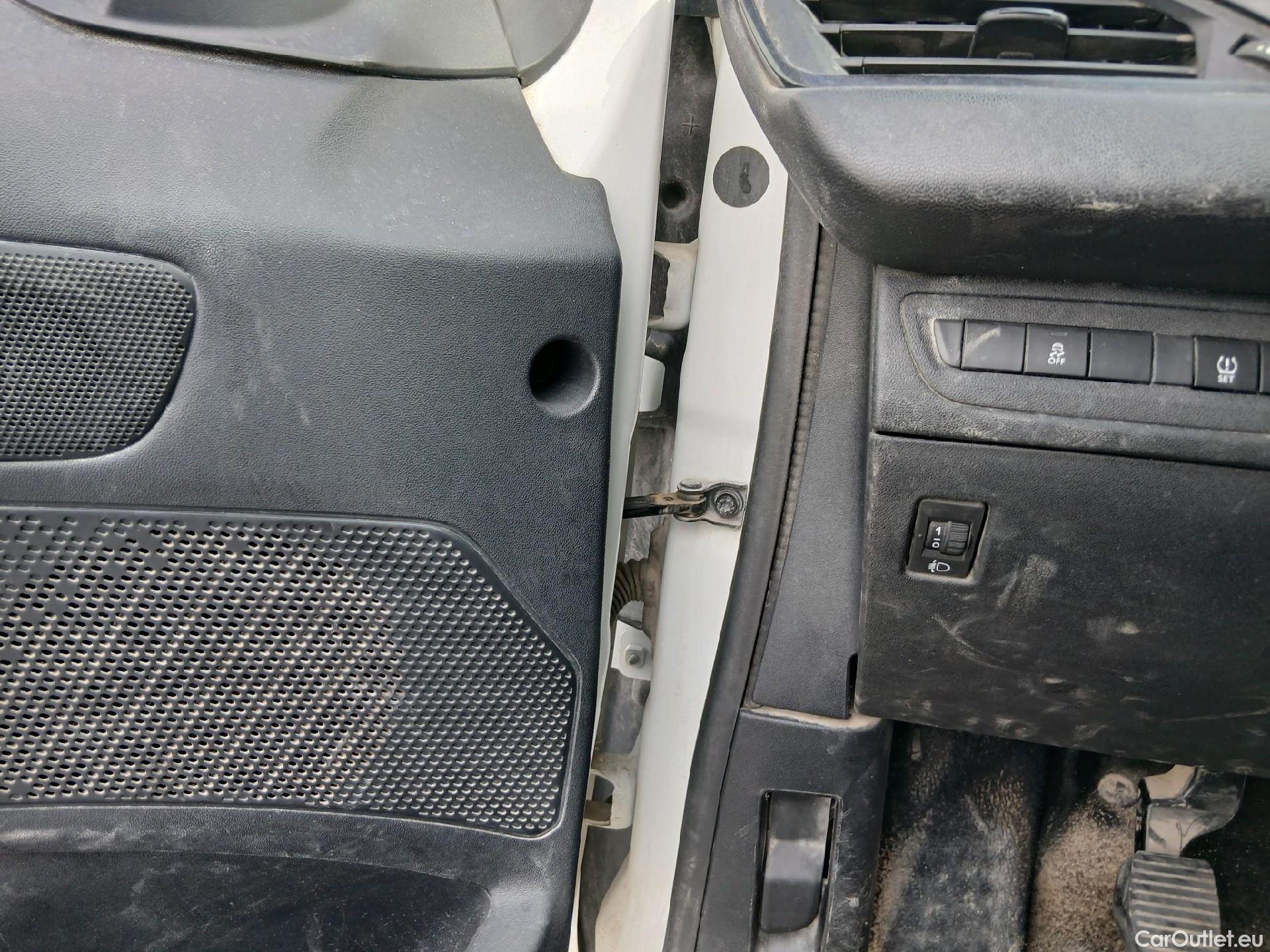  Peugeot  208 PEUGEOT  5p 1G berlina con portón 5P ACCESS 1.6 BlueHDi 55KW (75CV) #8